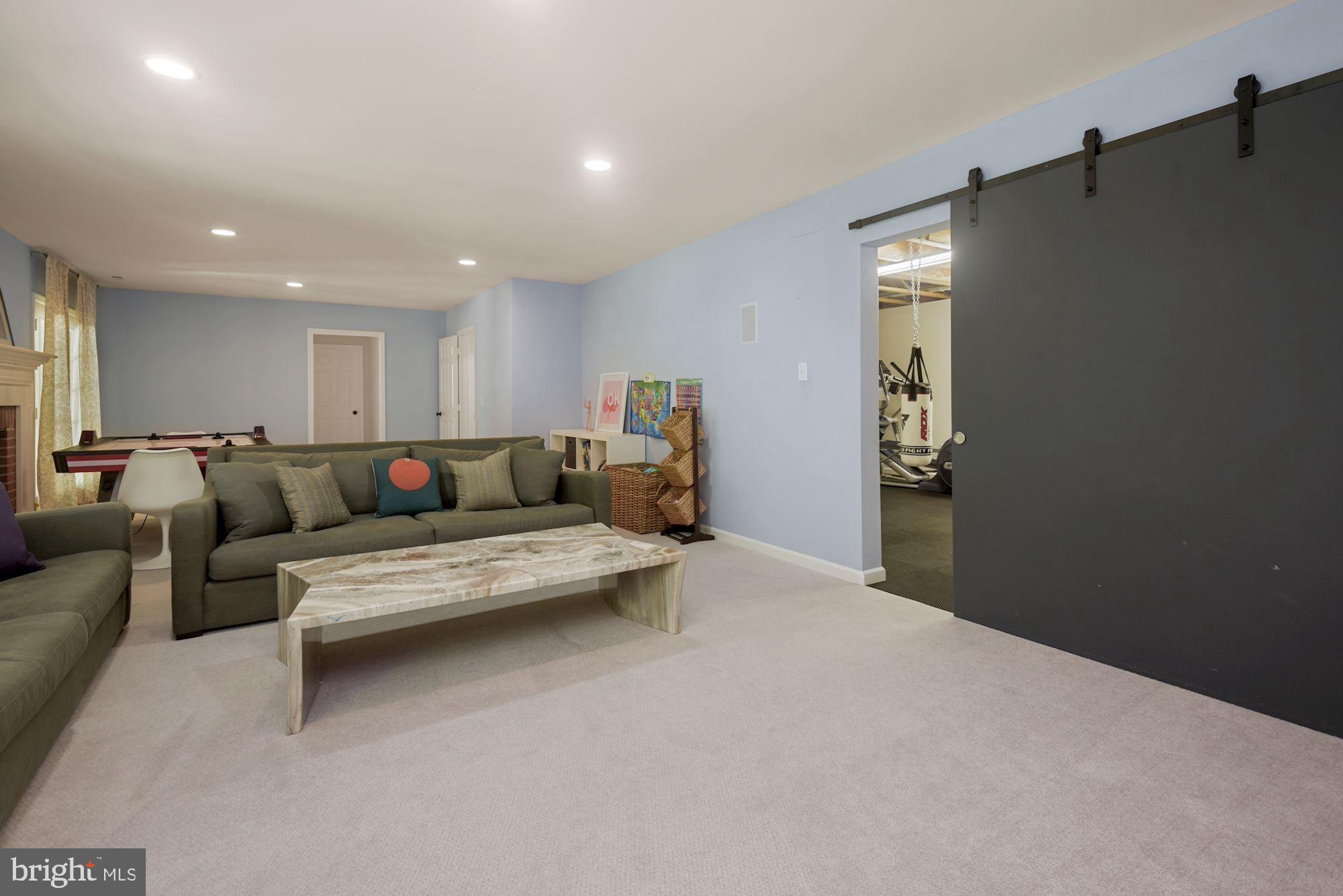 CARDEROCK SPRINGS - Residential