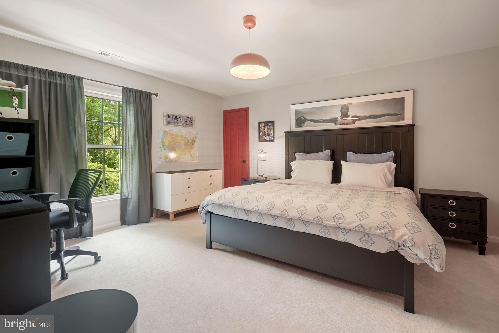 CARDEROCK SPRINGS - Residential