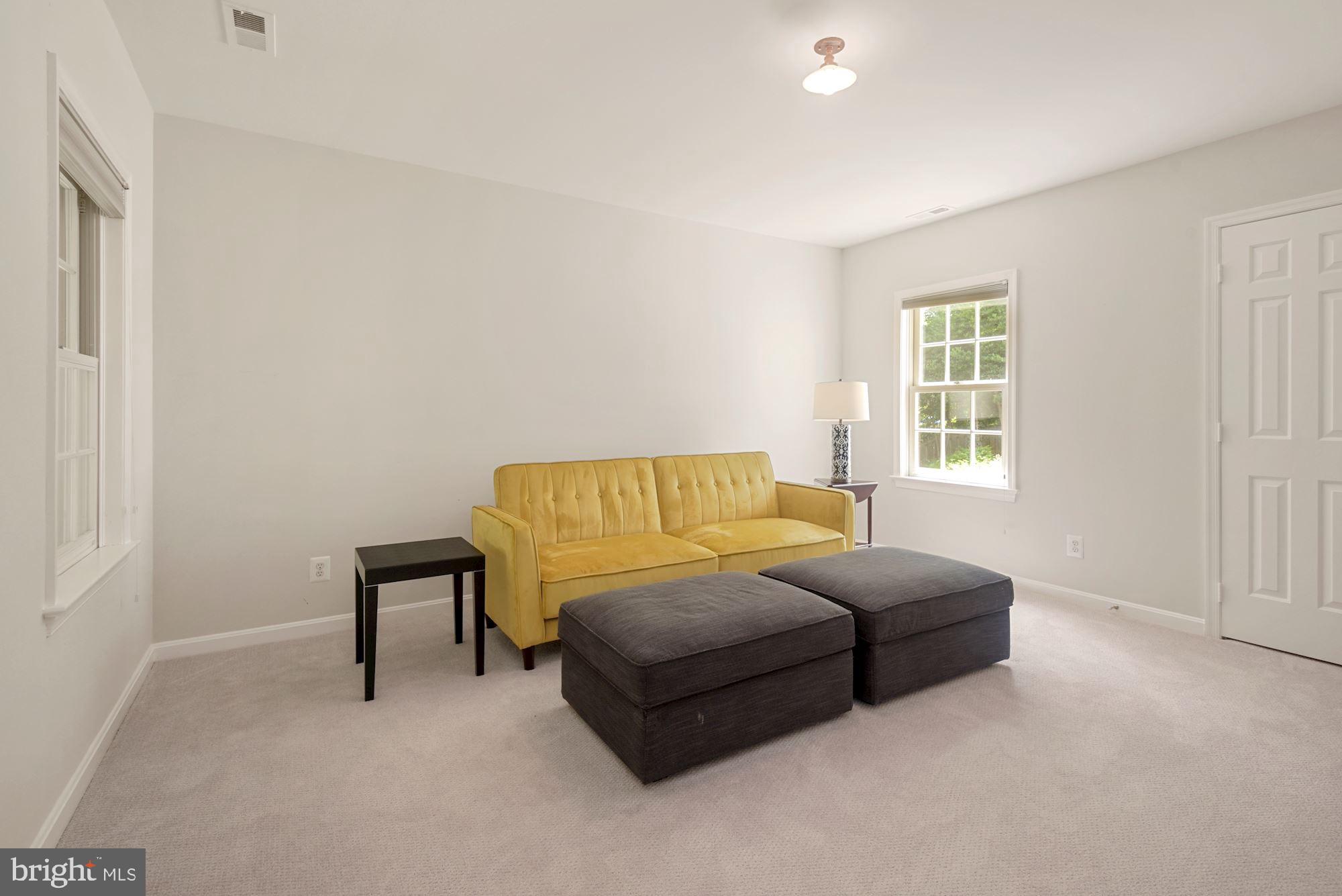 CARDEROCK SPRINGS - Residential