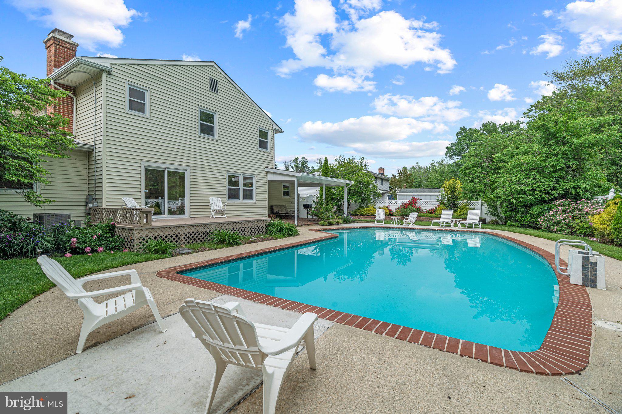 704 WATERFORD DRIVE