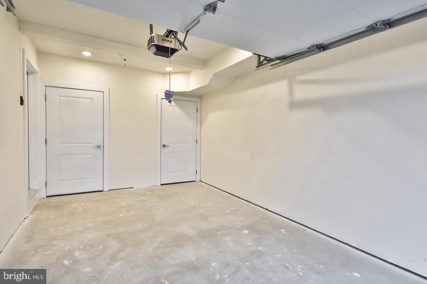 1500 N RANDOLPH STREET 8