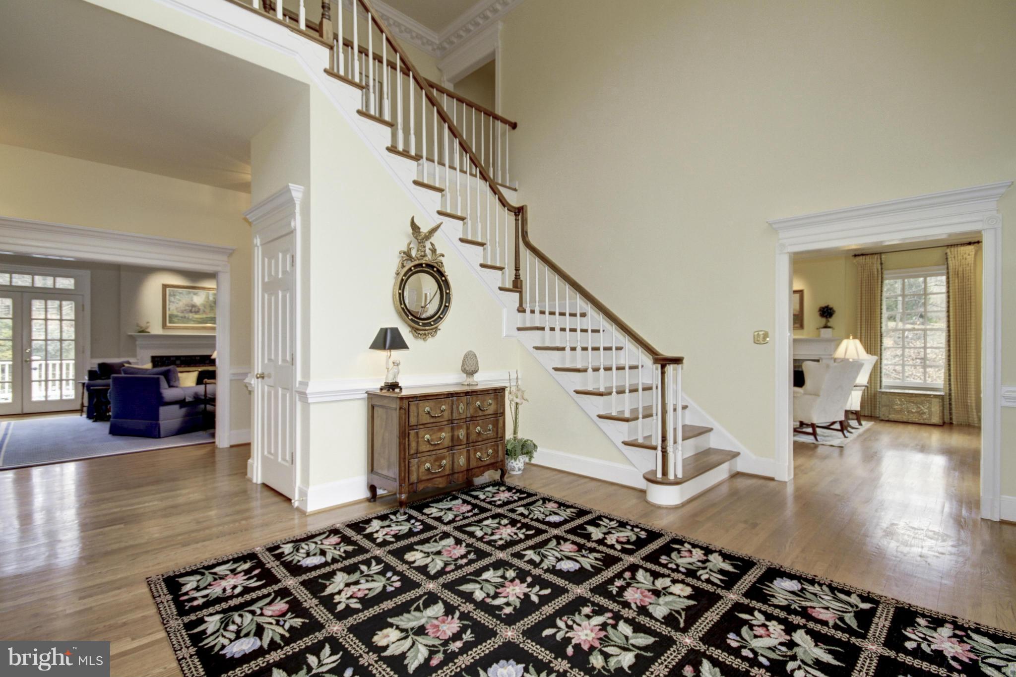 THE COURTS - Residential