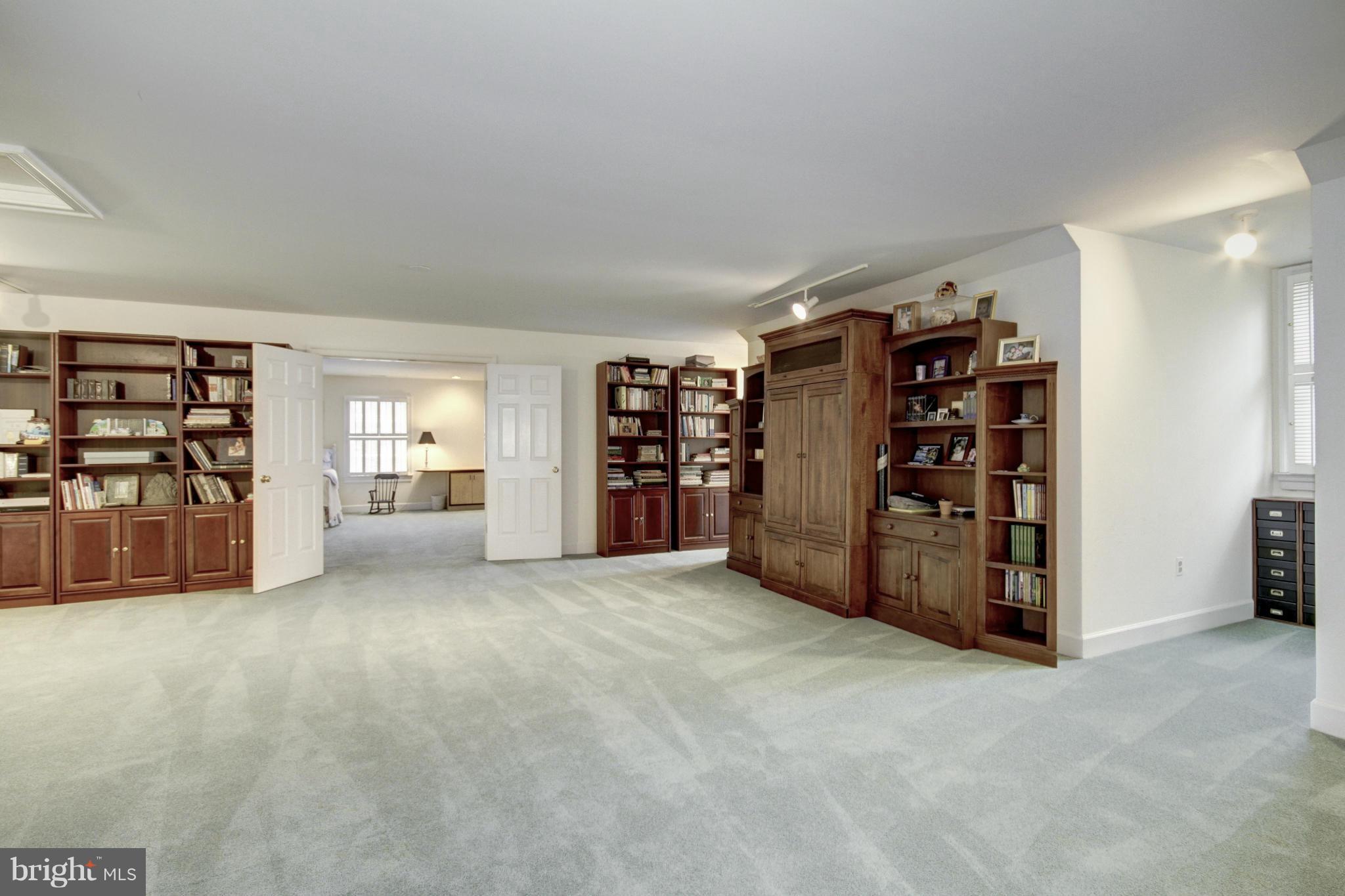 THE COURTS - Residential