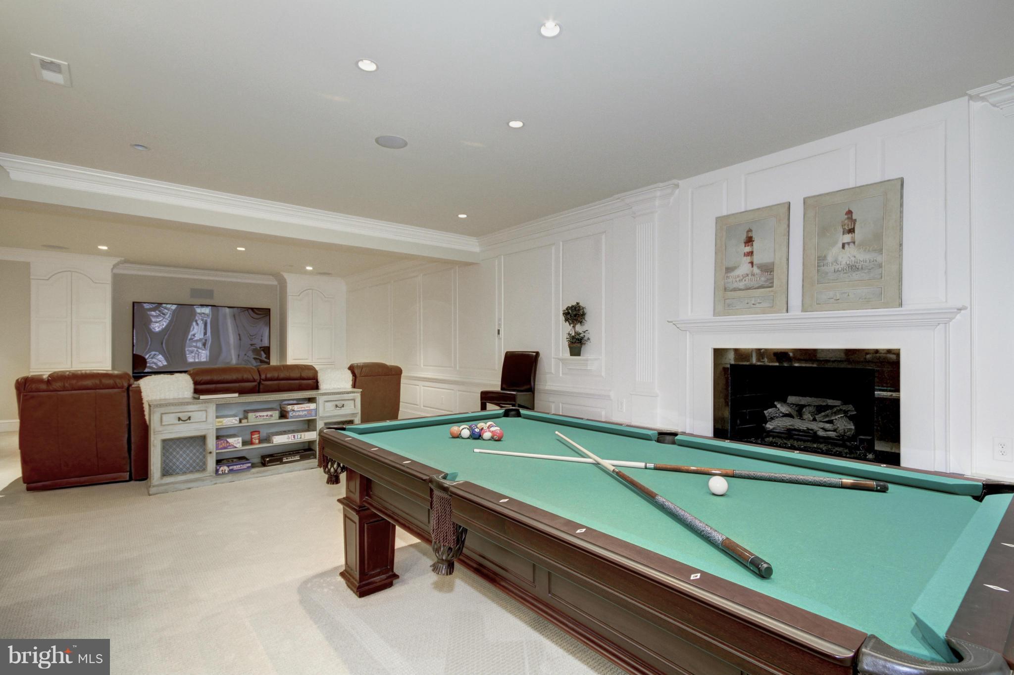 THE COURTS - Residential