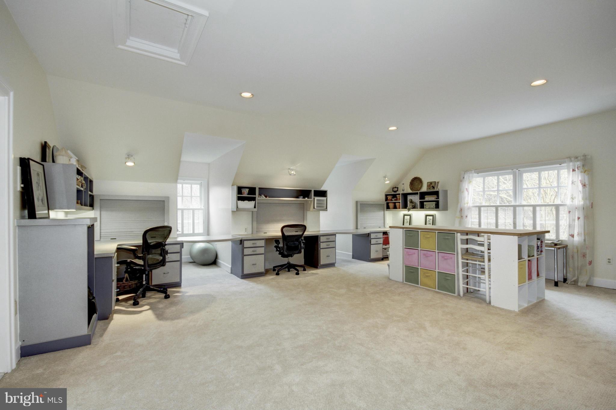 THE COURTS - Residential