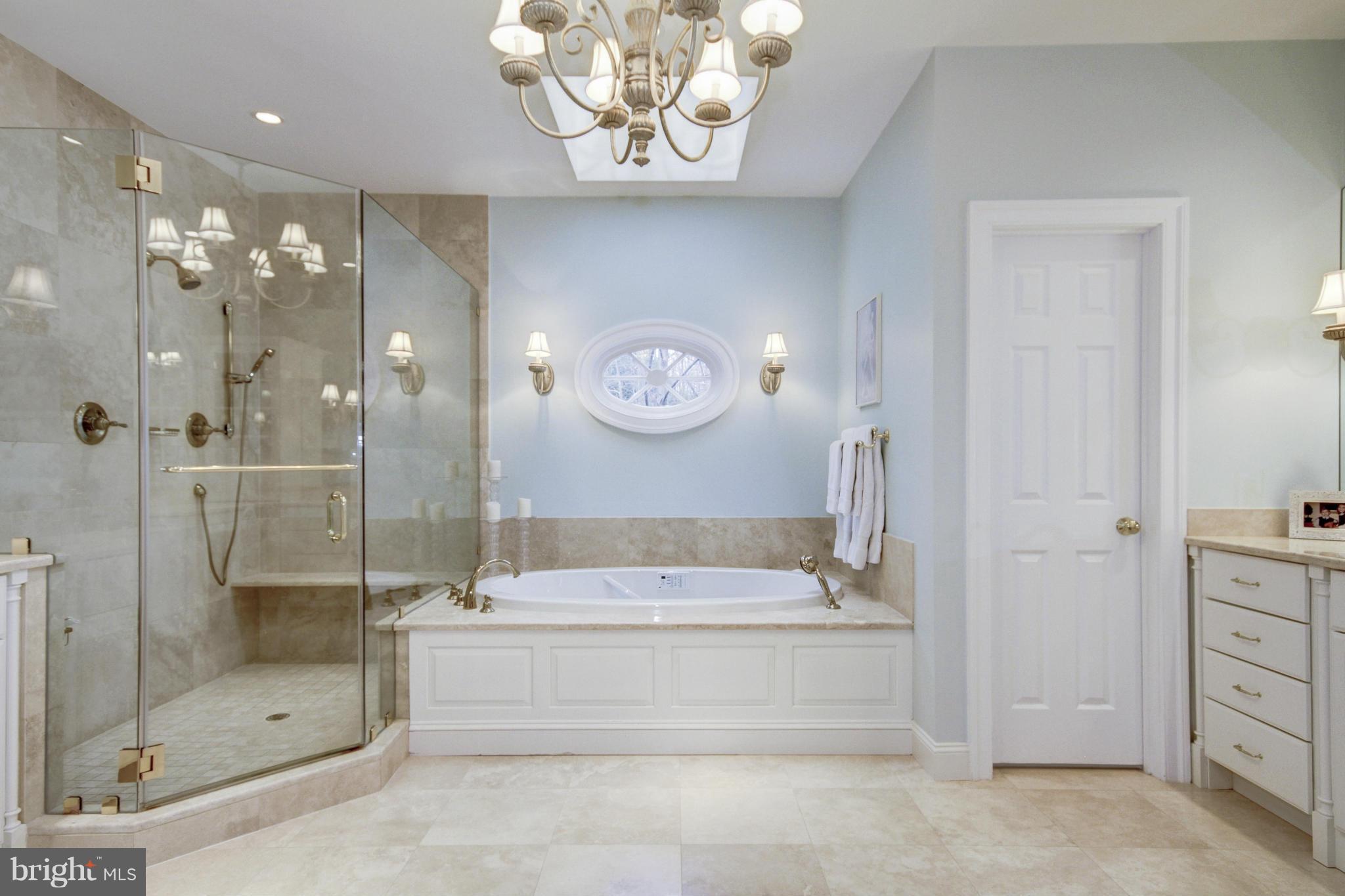 THE COURTS - Residential