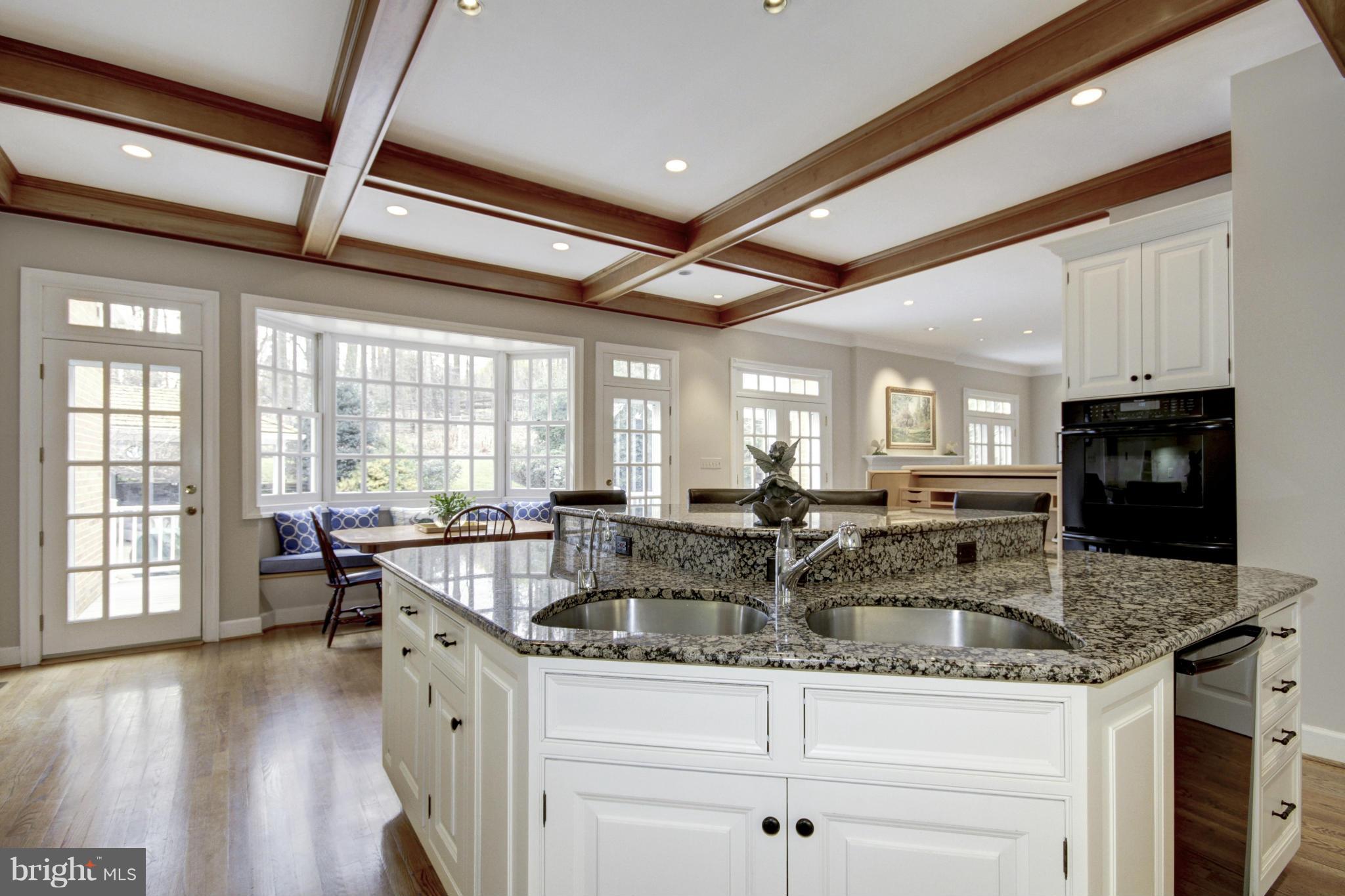 THE COURTS - Residential