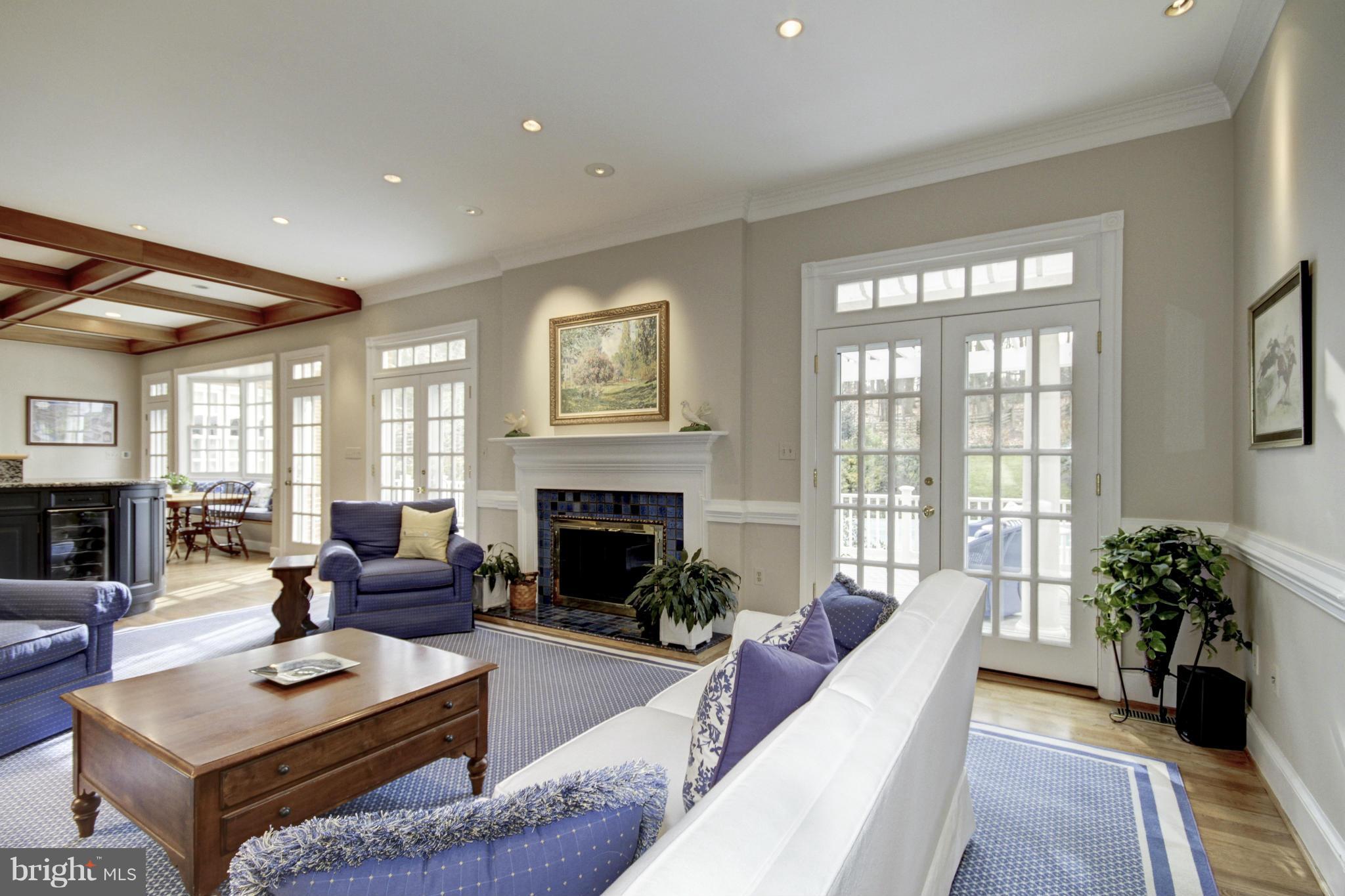 THE COURTS - Residential