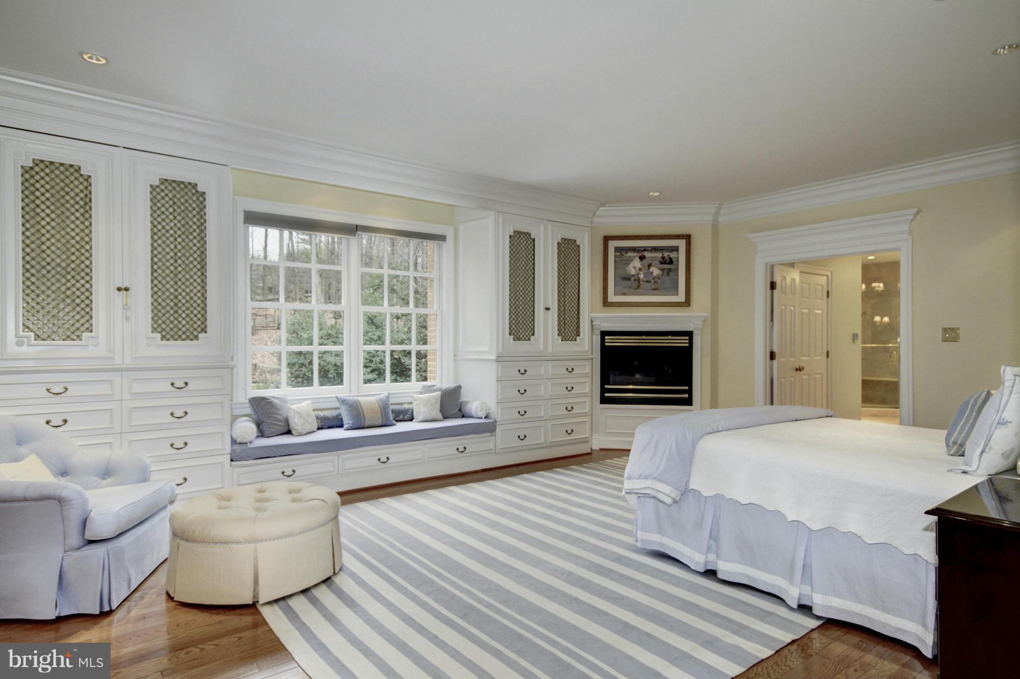 THE COURTS - Residential