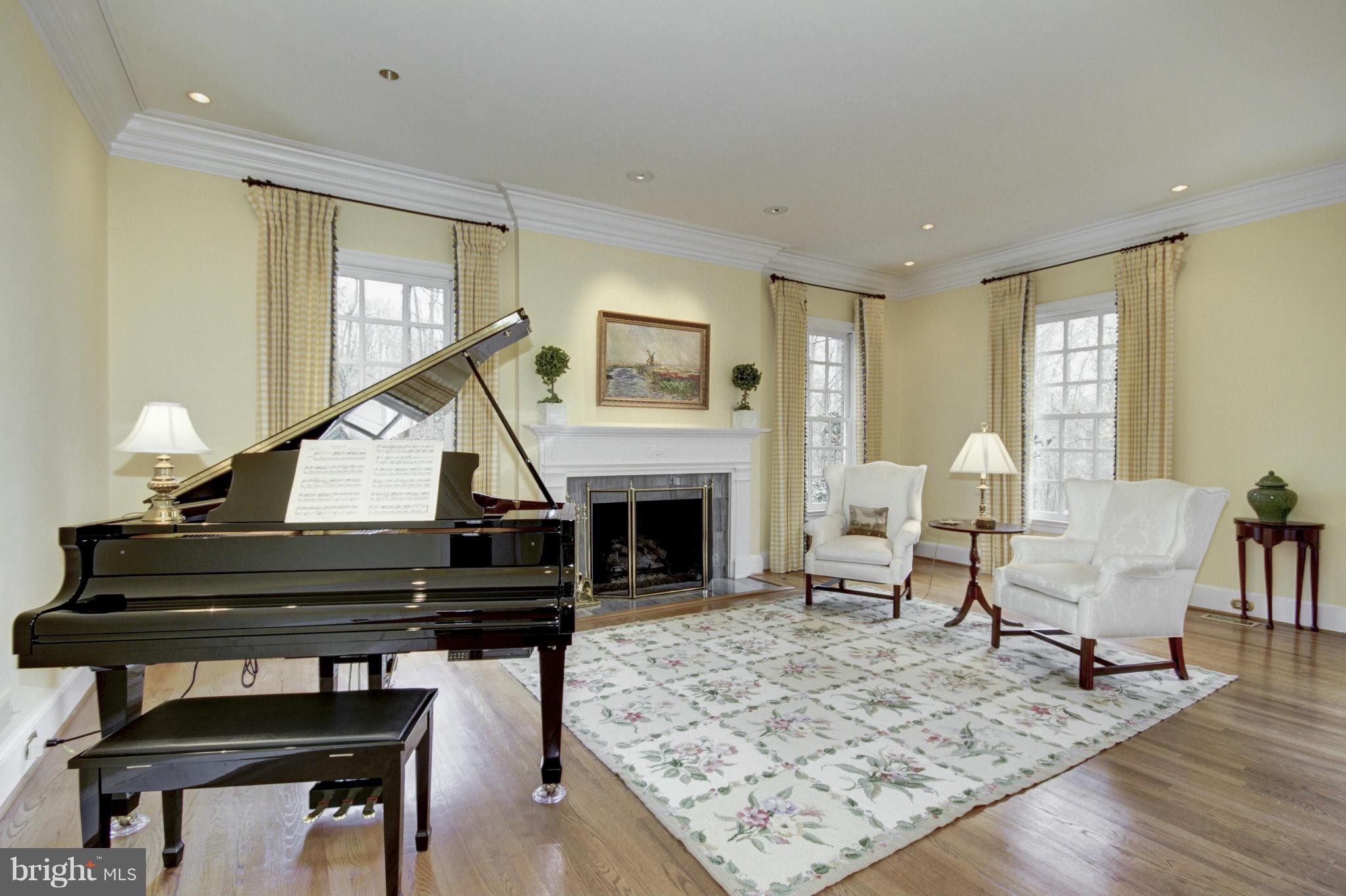 THE COURTS - Residential