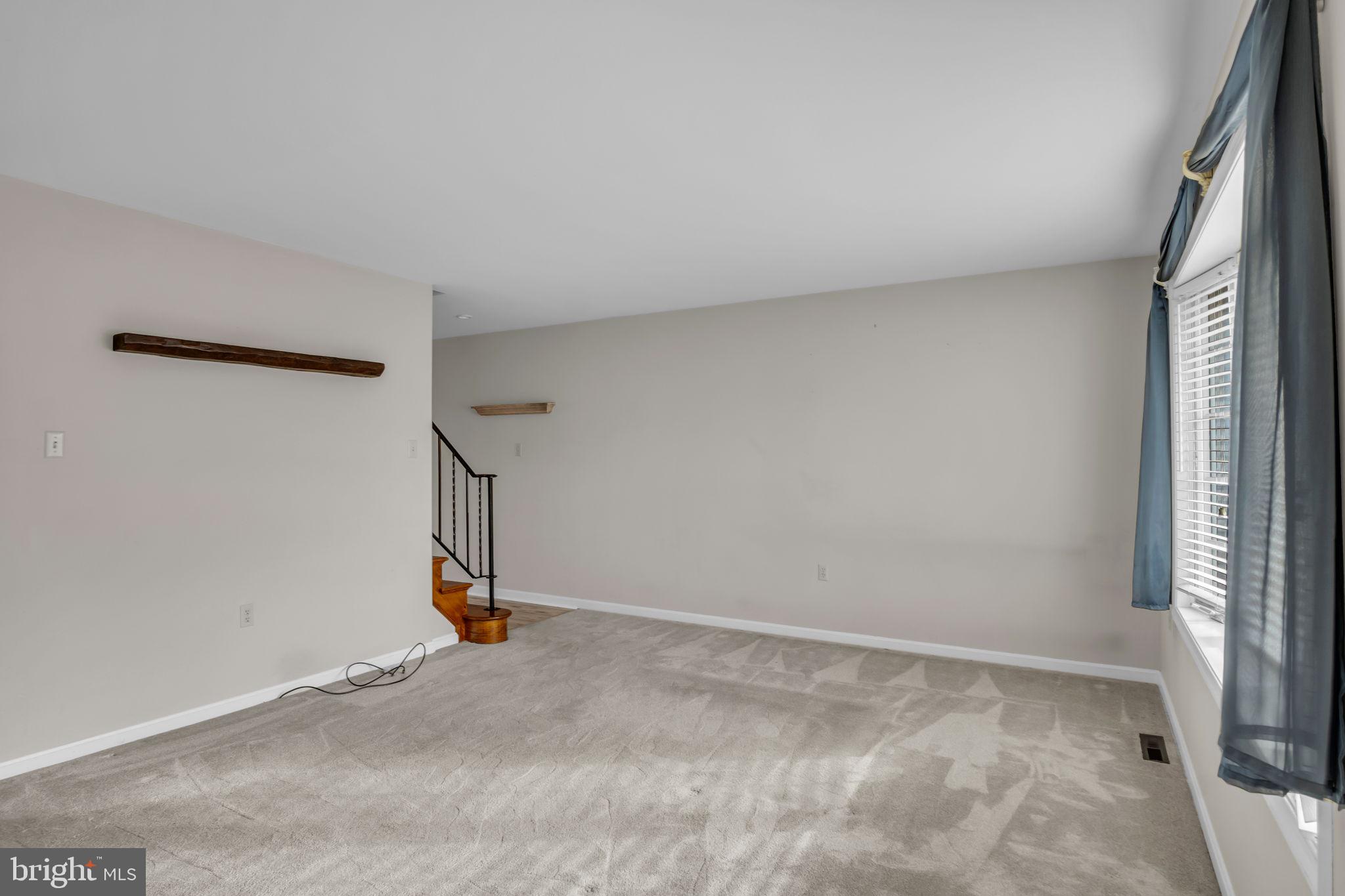 HALCYON HILLS - Residential