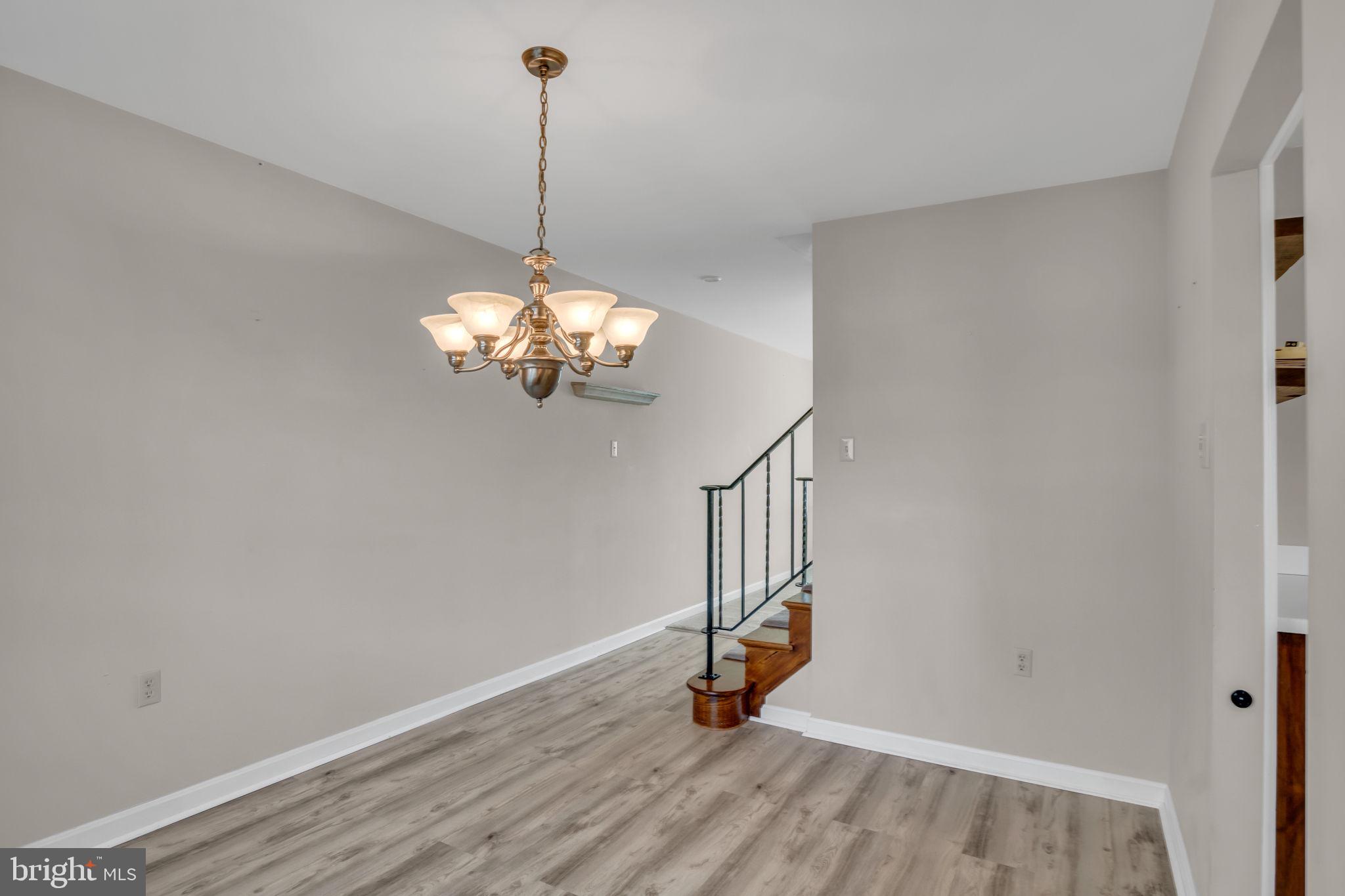 HALCYON HILLS - Residential