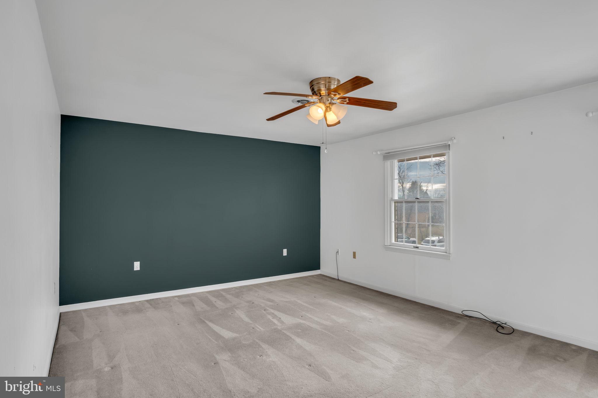 HALCYON HILLS - Residential