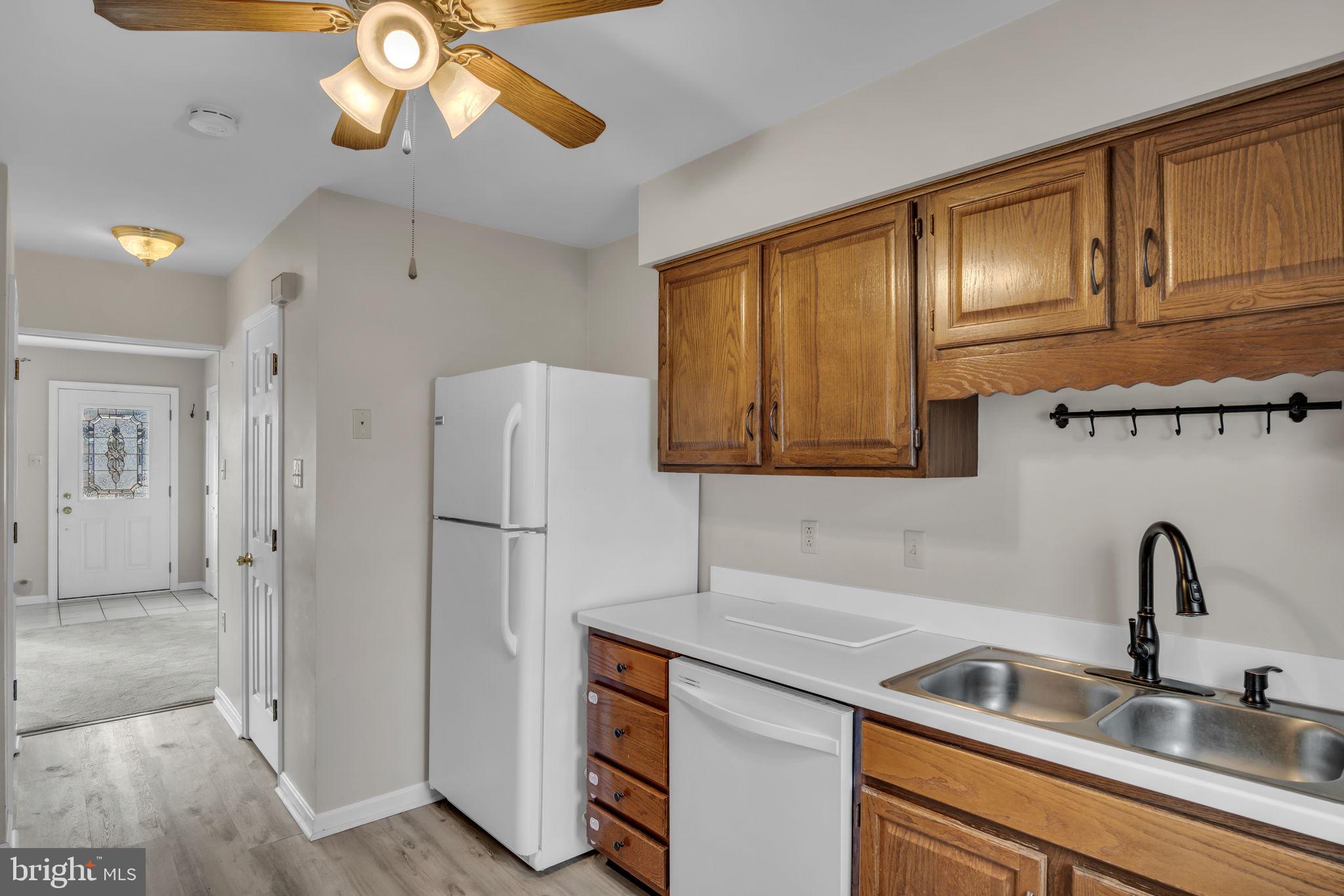 HALCYON HILLS - Residential