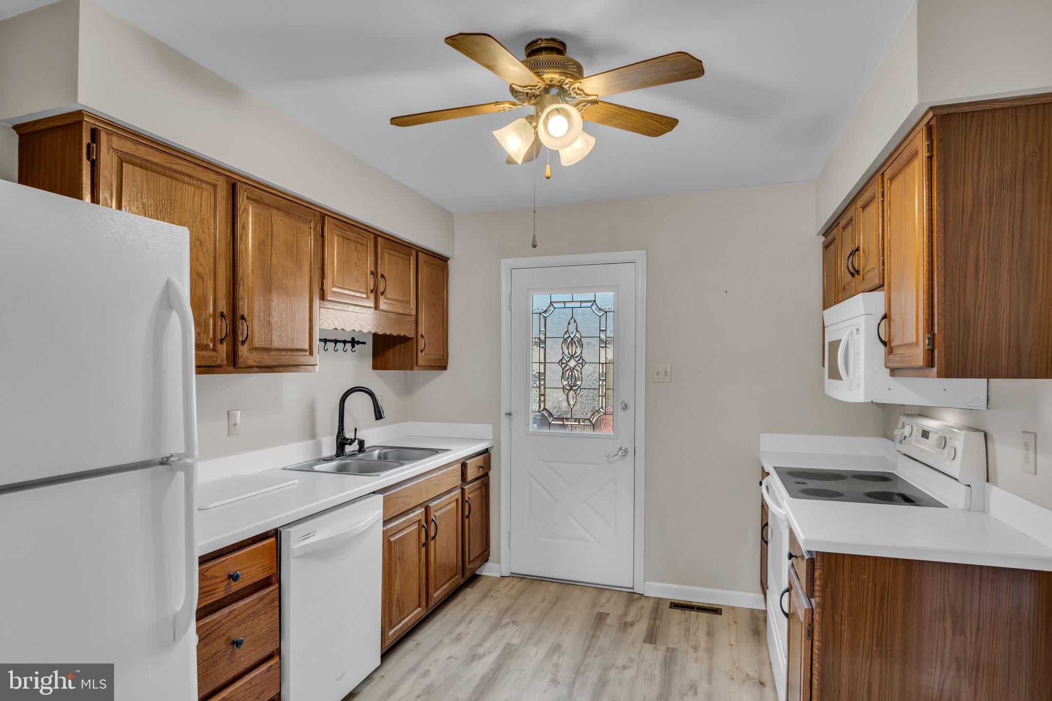 HALCYON HILLS - Residential