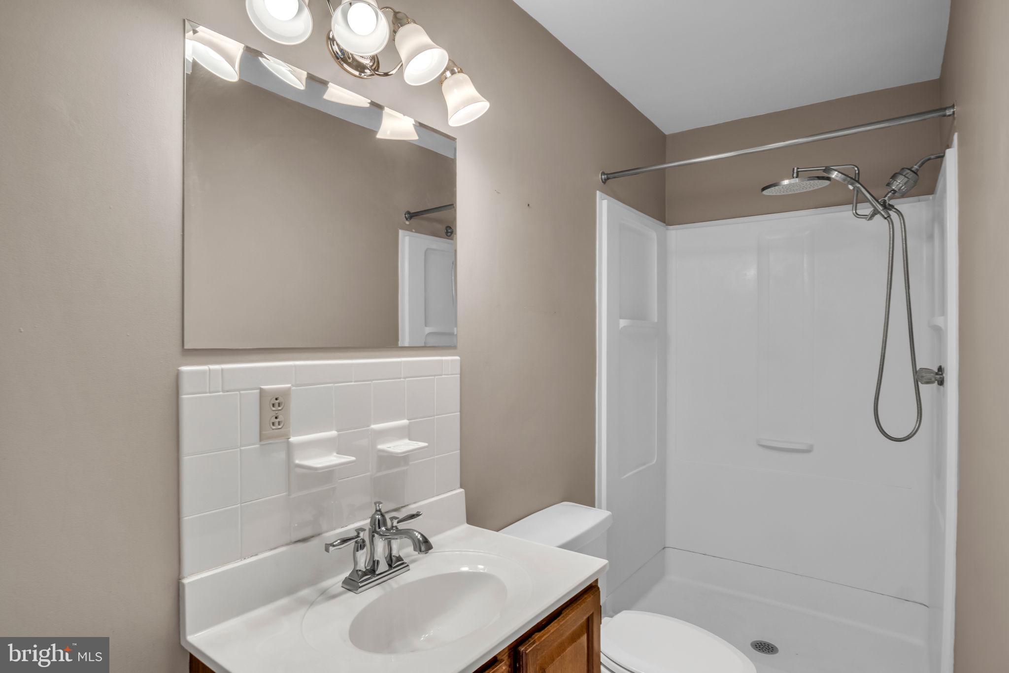 HALCYON HILLS - Residential