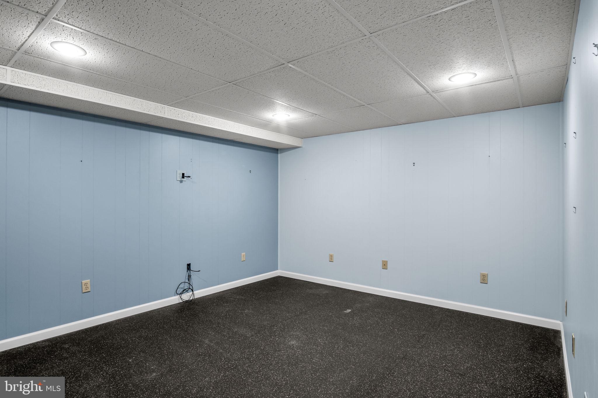 HALCYON HILLS - Residential