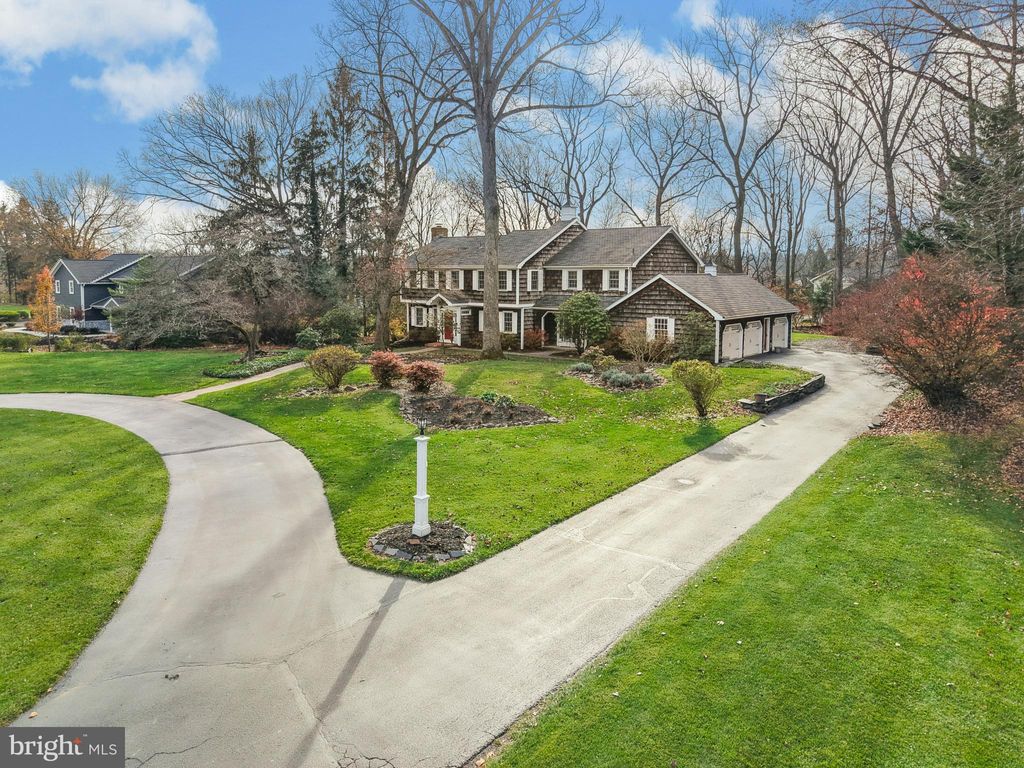 Photo of 1978 Sunderland Drive, BETHLEHEM, PA 18015 (MLS # PANH2009062)