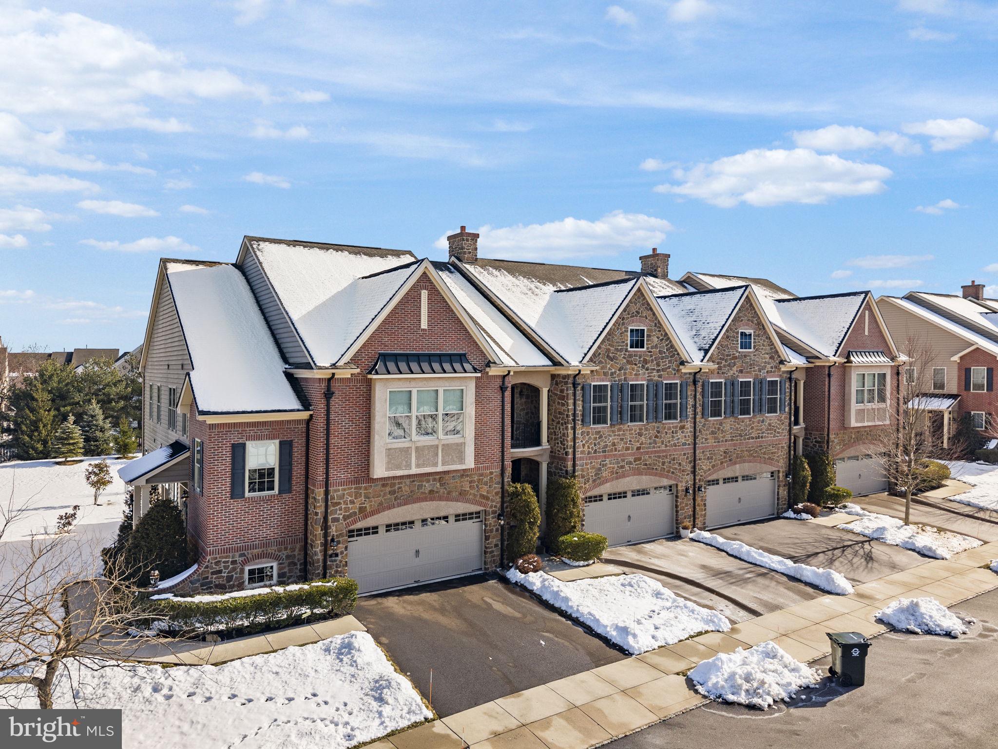 WALDEN SQUARE - Residential