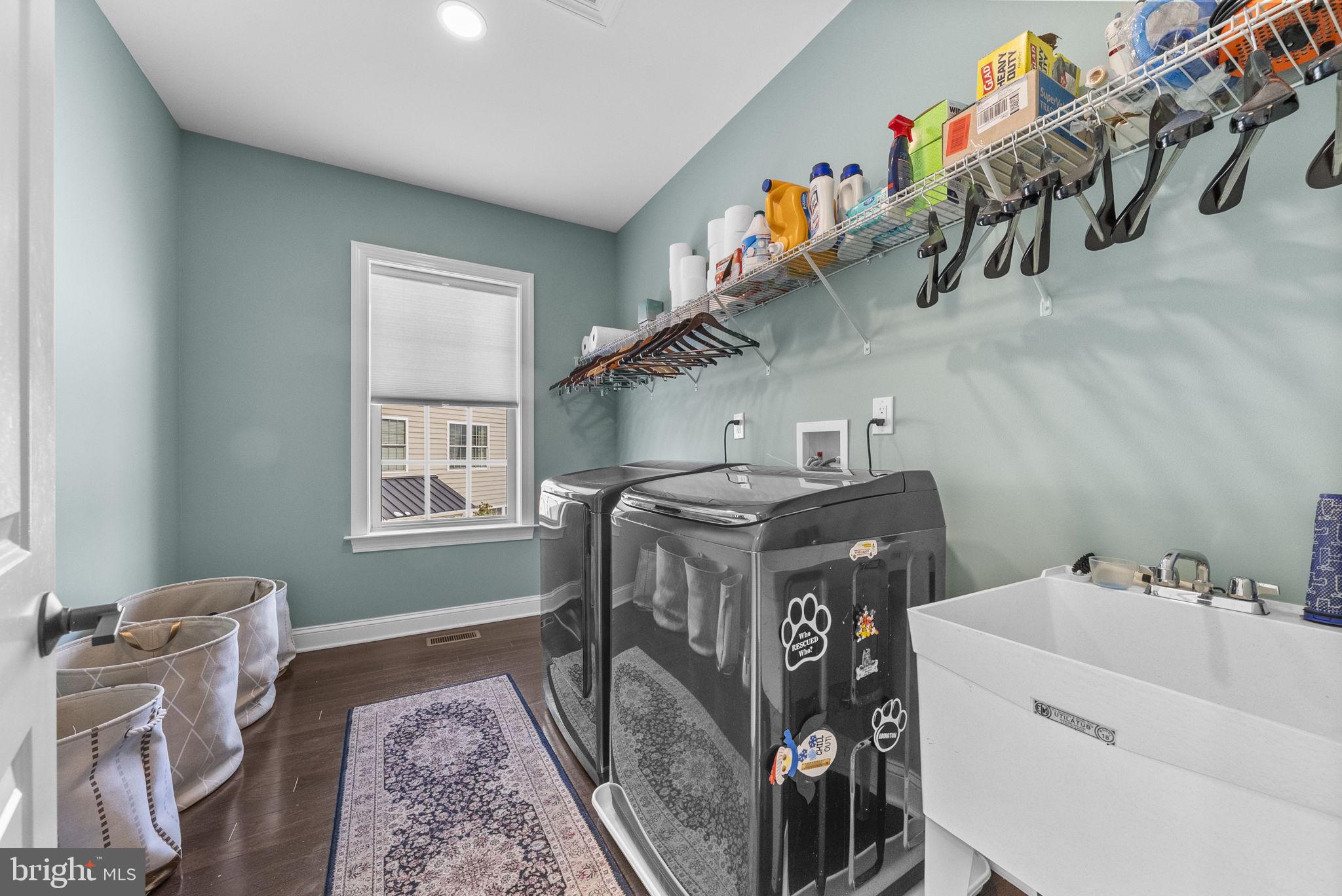 WALDEN SQUARE - Residential