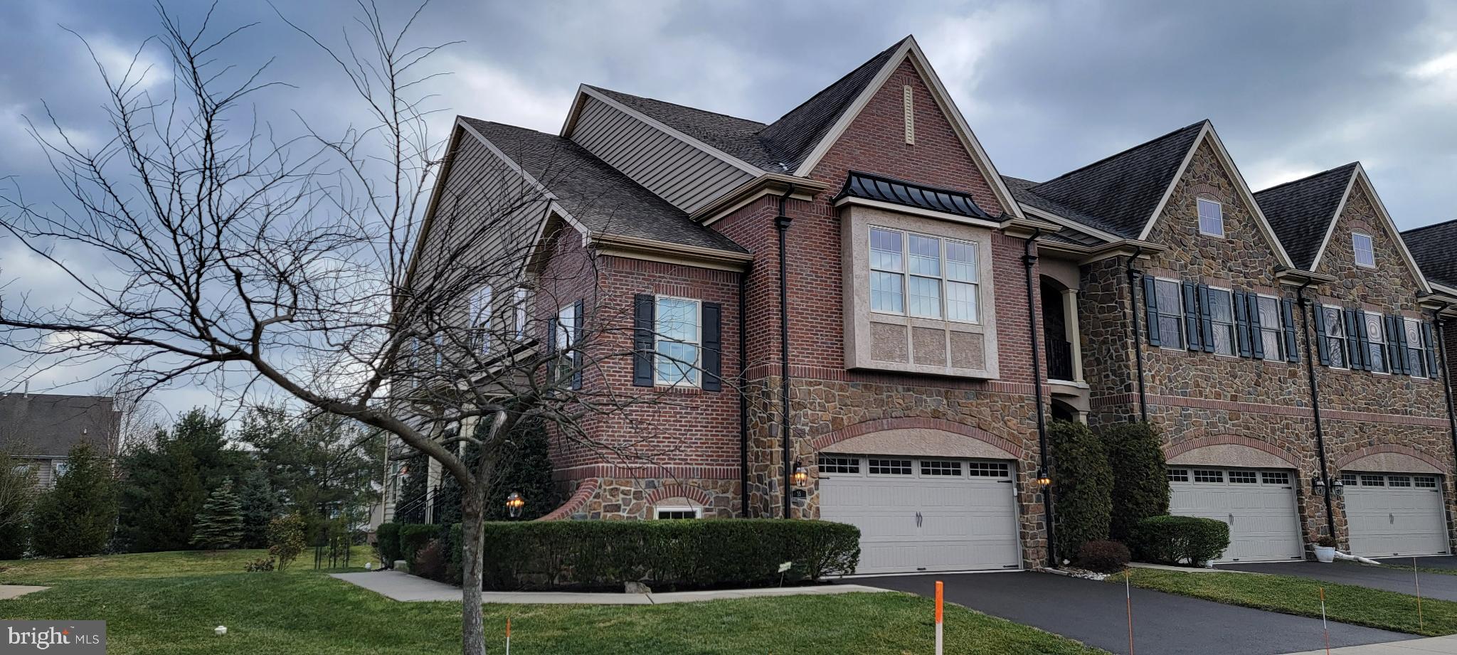 WALDEN SQUARE - Residential