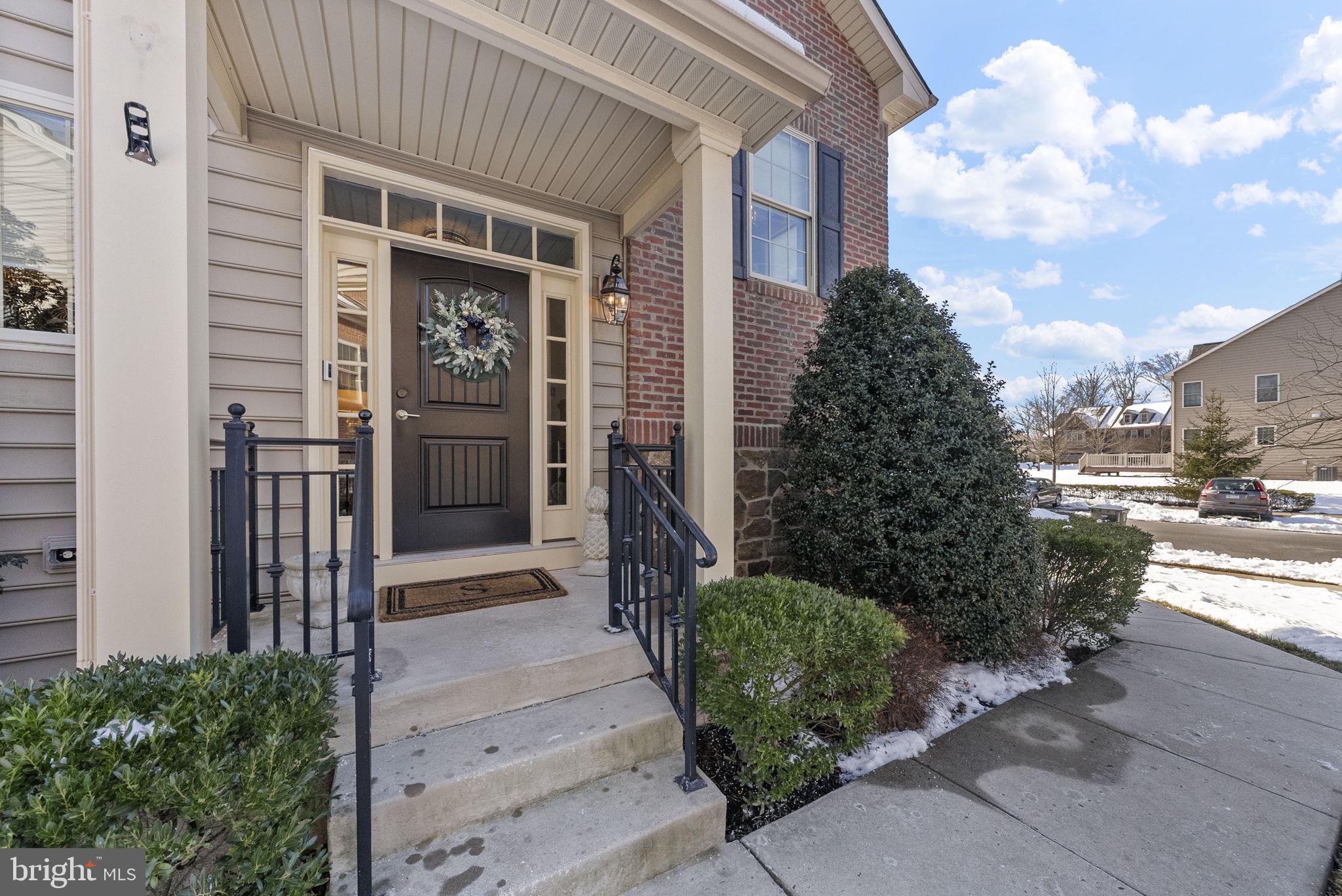 WALDEN SQUARE - Residential