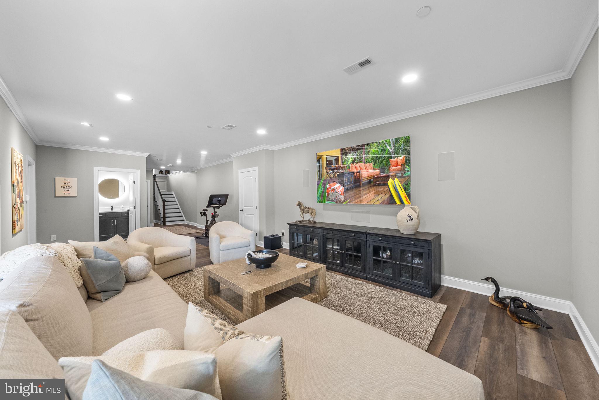 WALDEN SQUARE - Residential