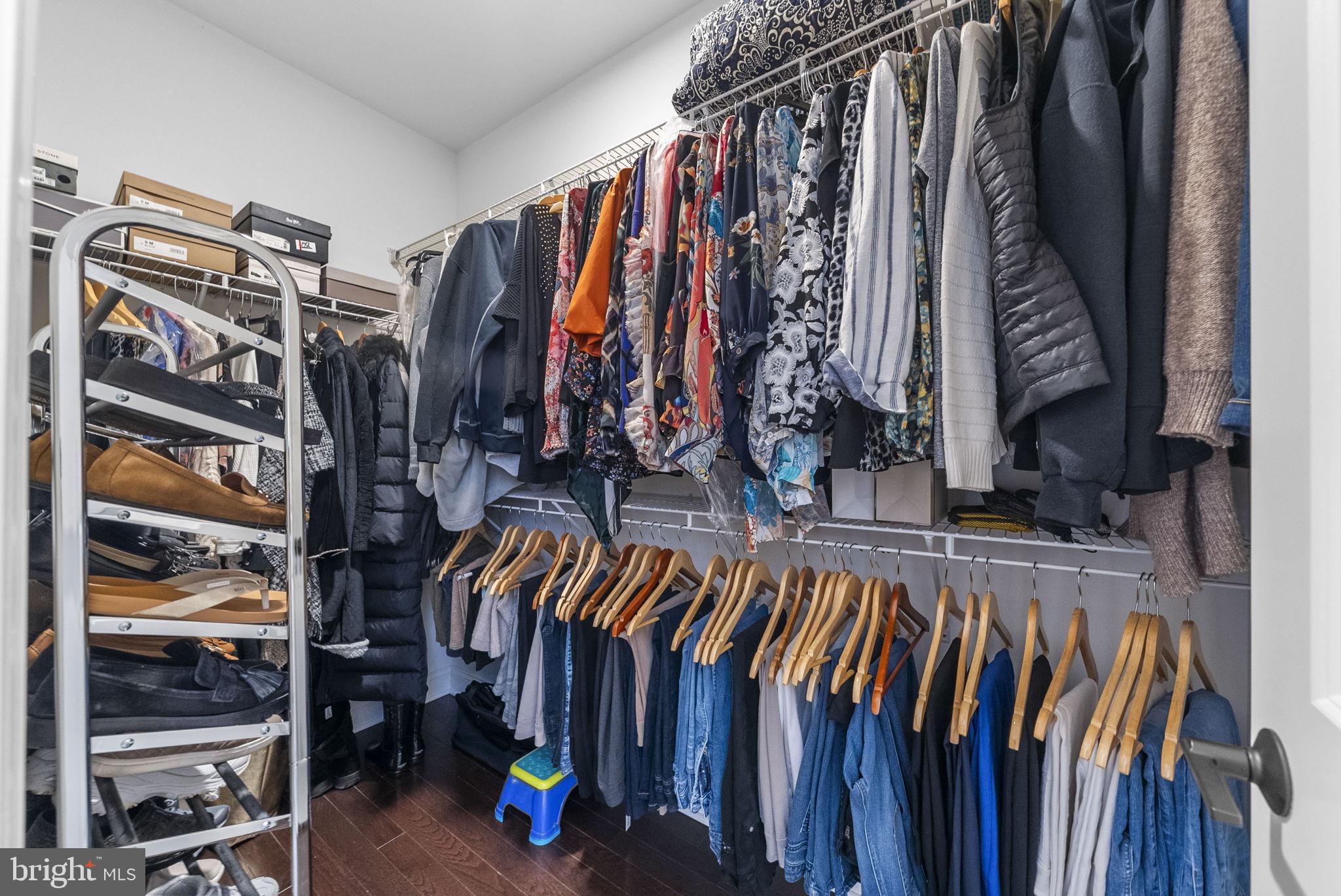 WALDEN SQUARE - Residential