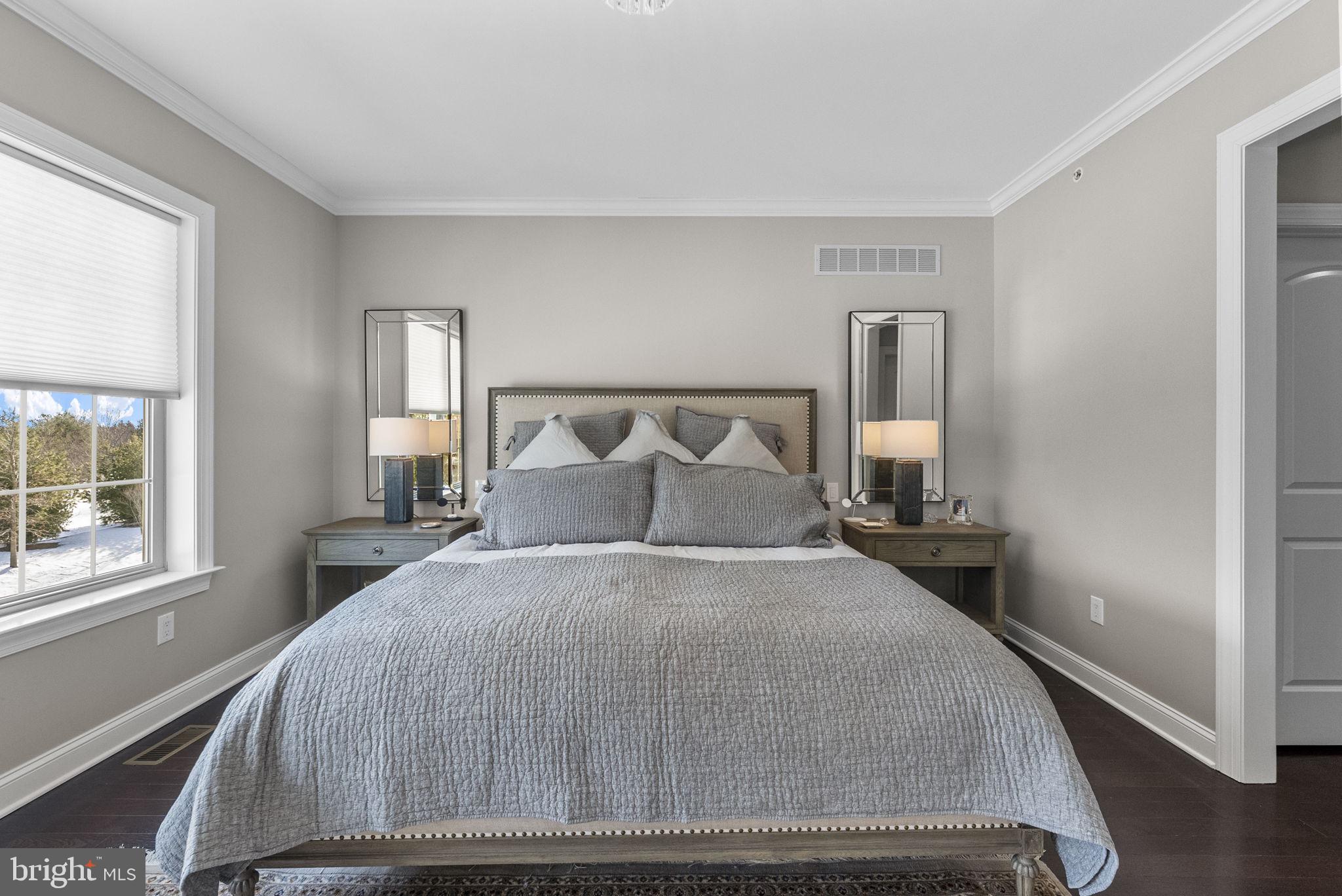 WALDEN SQUARE - Residential