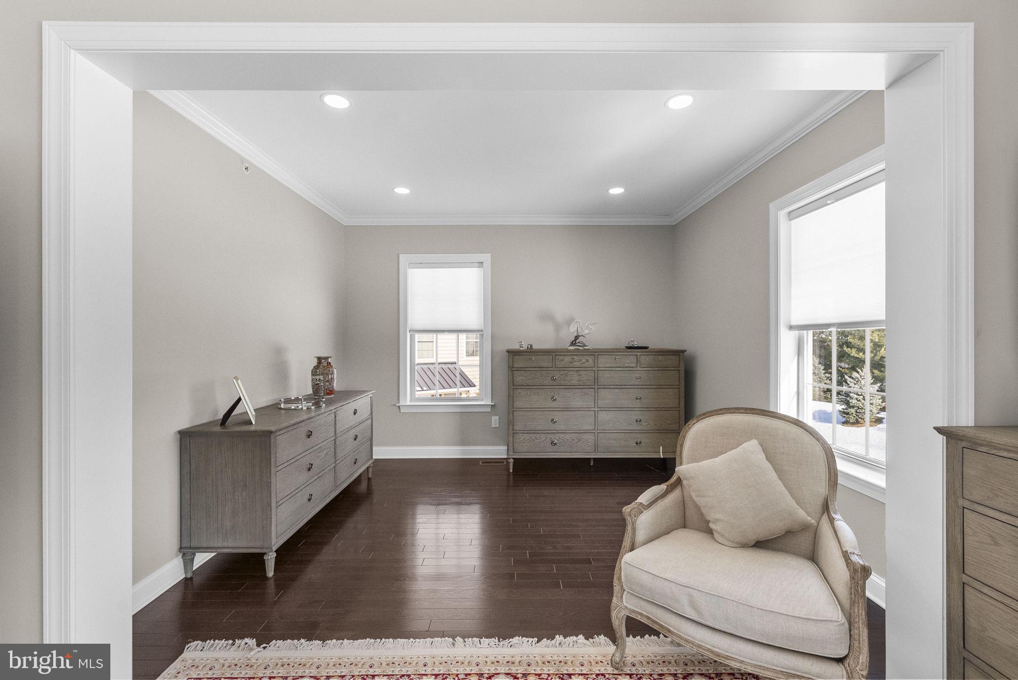 WALDEN SQUARE - Residential