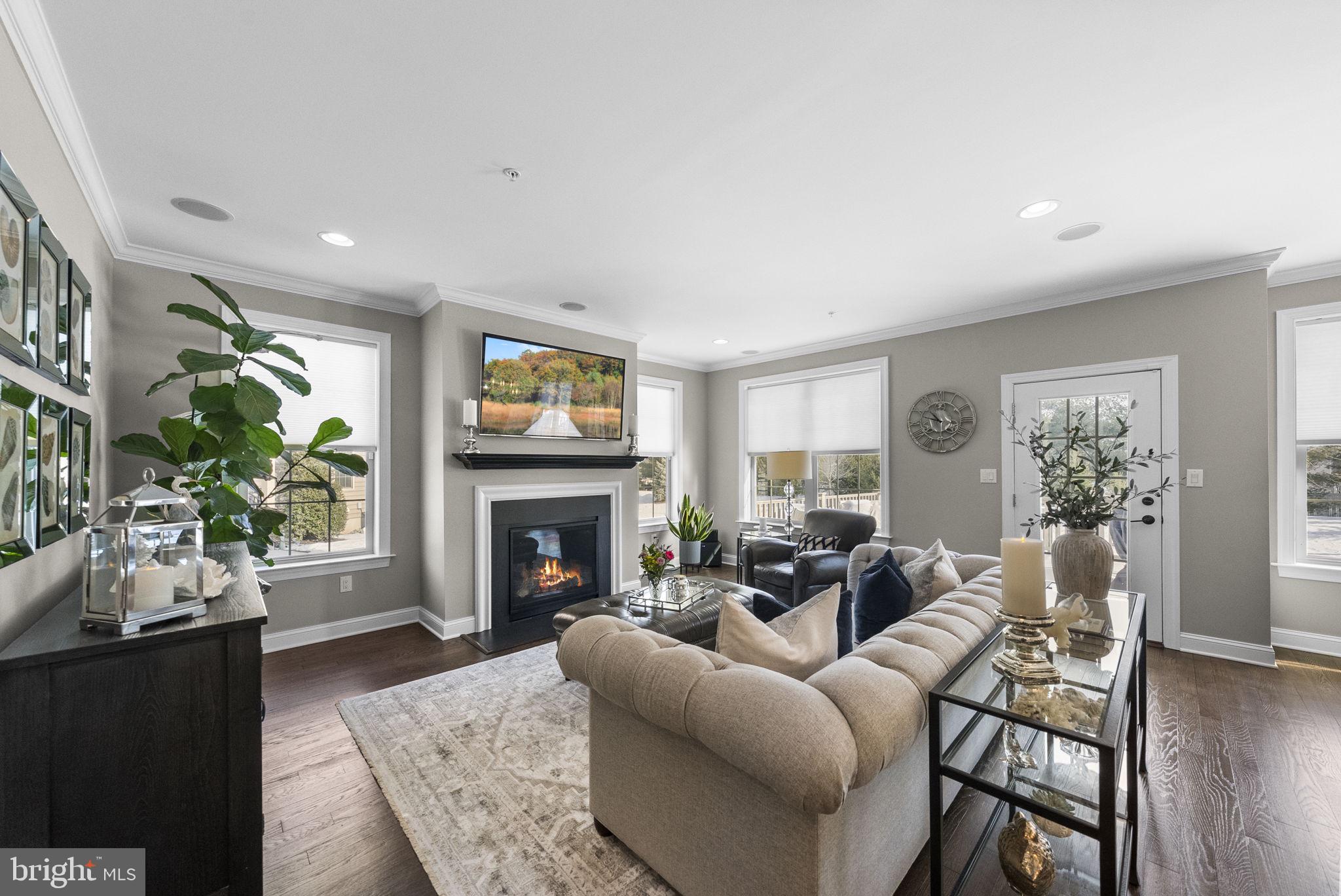 WALDEN SQUARE - Residential