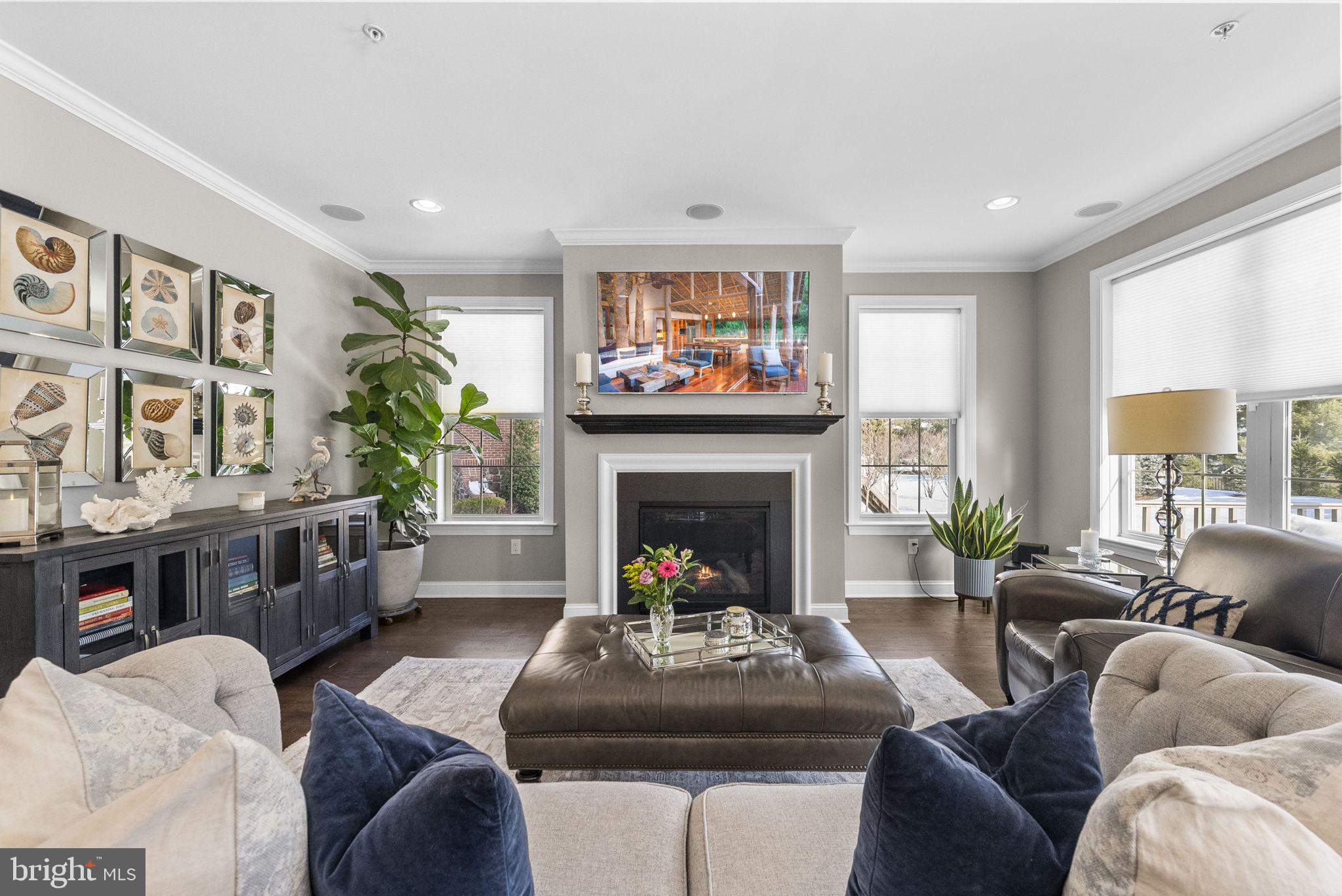 WALDEN SQUARE - Residential