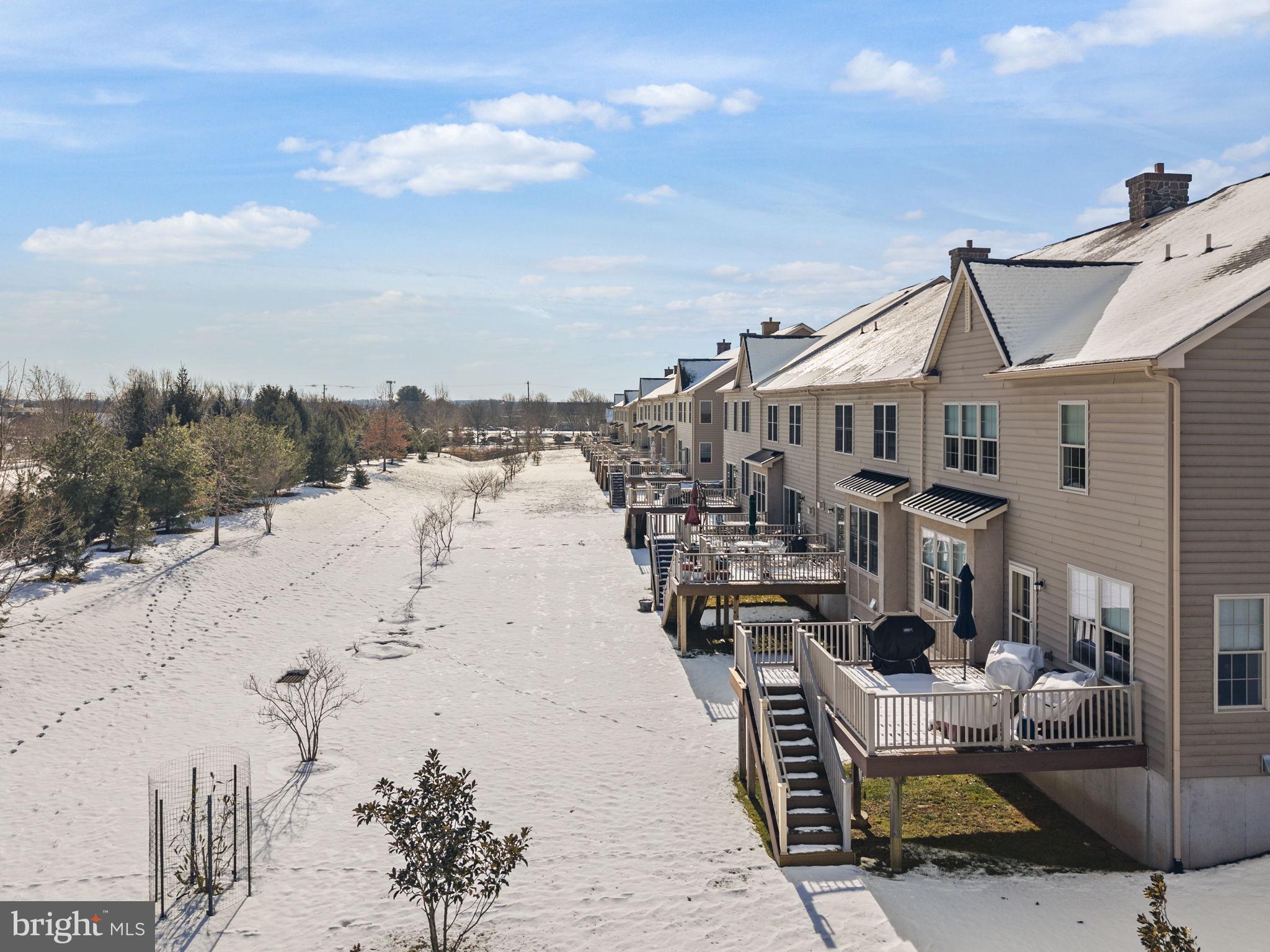 WALDEN SQUARE - Residential