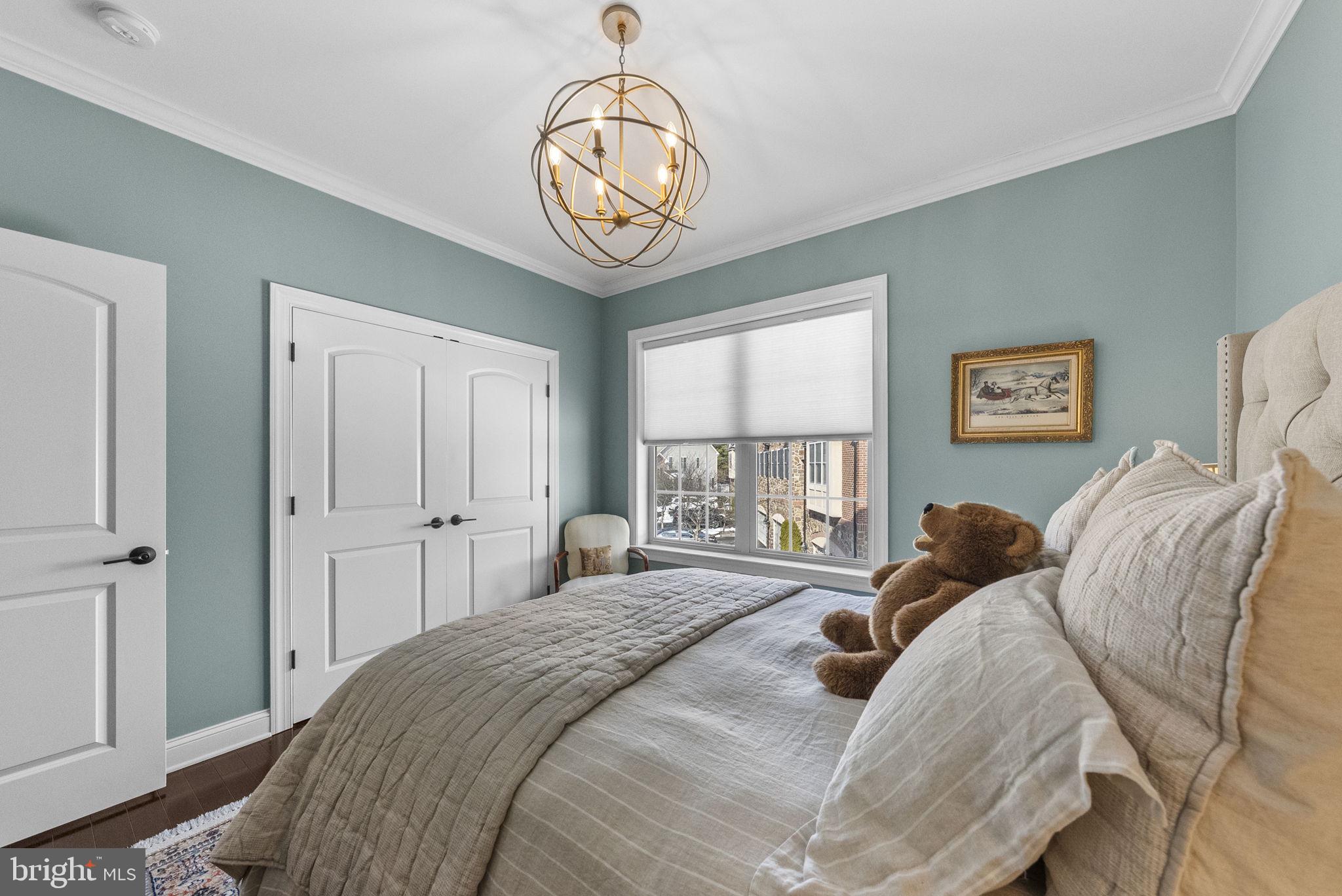 WALDEN SQUARE - Residential