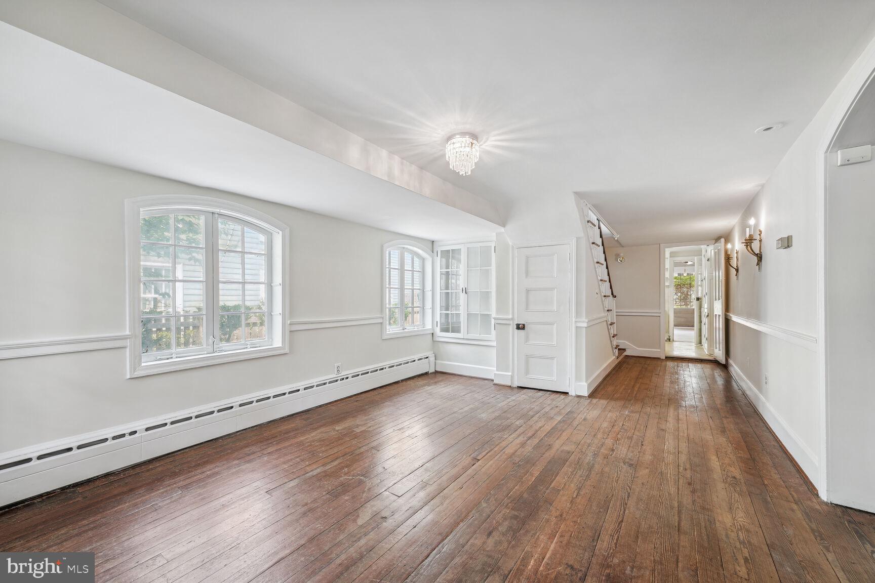 OLD TOWN ALEXANDRIA - Residential