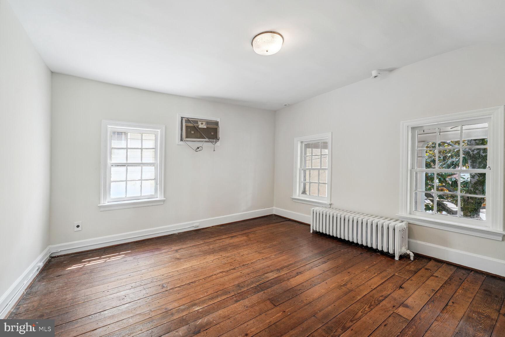 OLD TOWN ALEXANDRIA - Residential