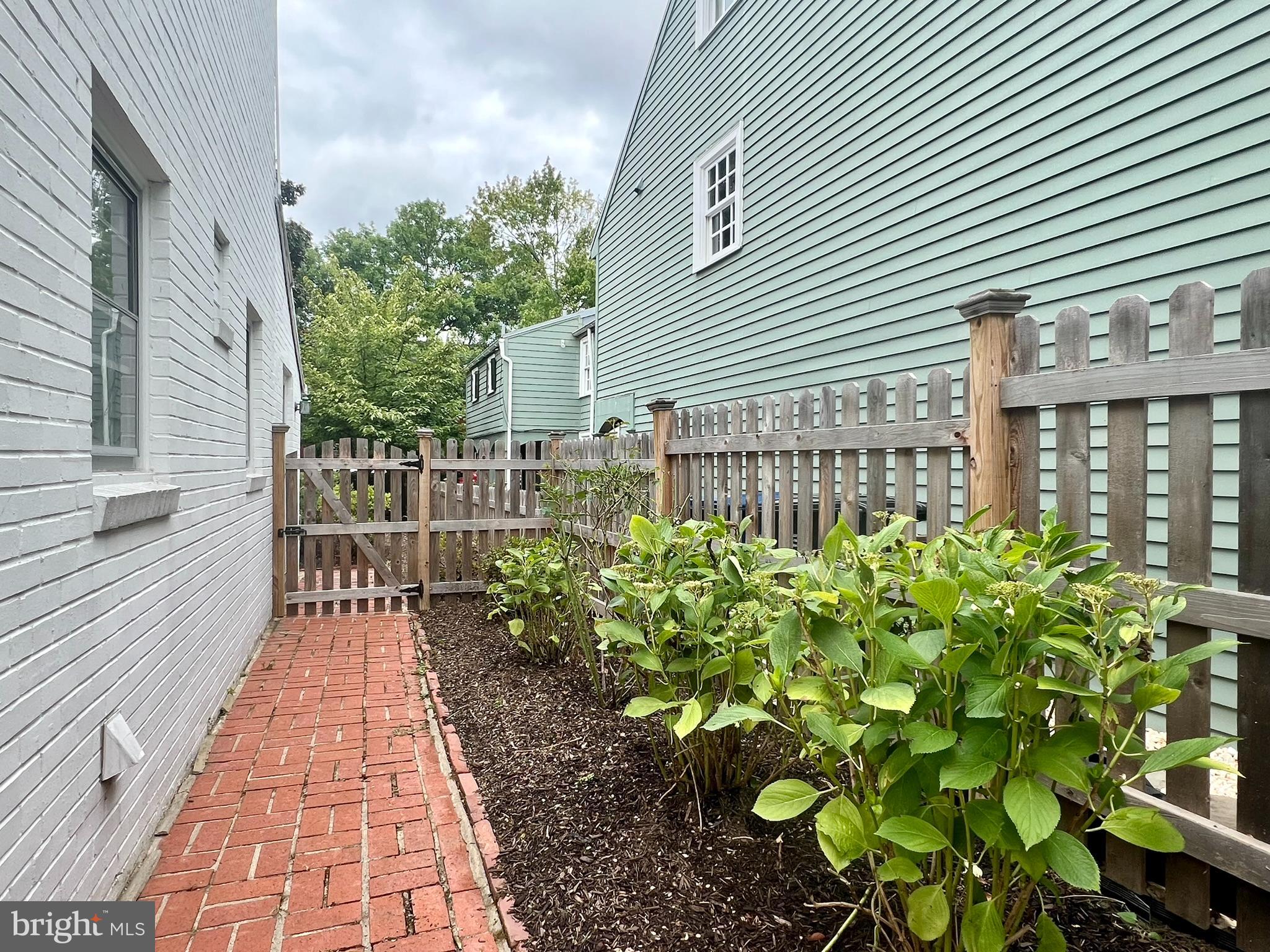 OLD TOWN ALEXANDRIA - Residential