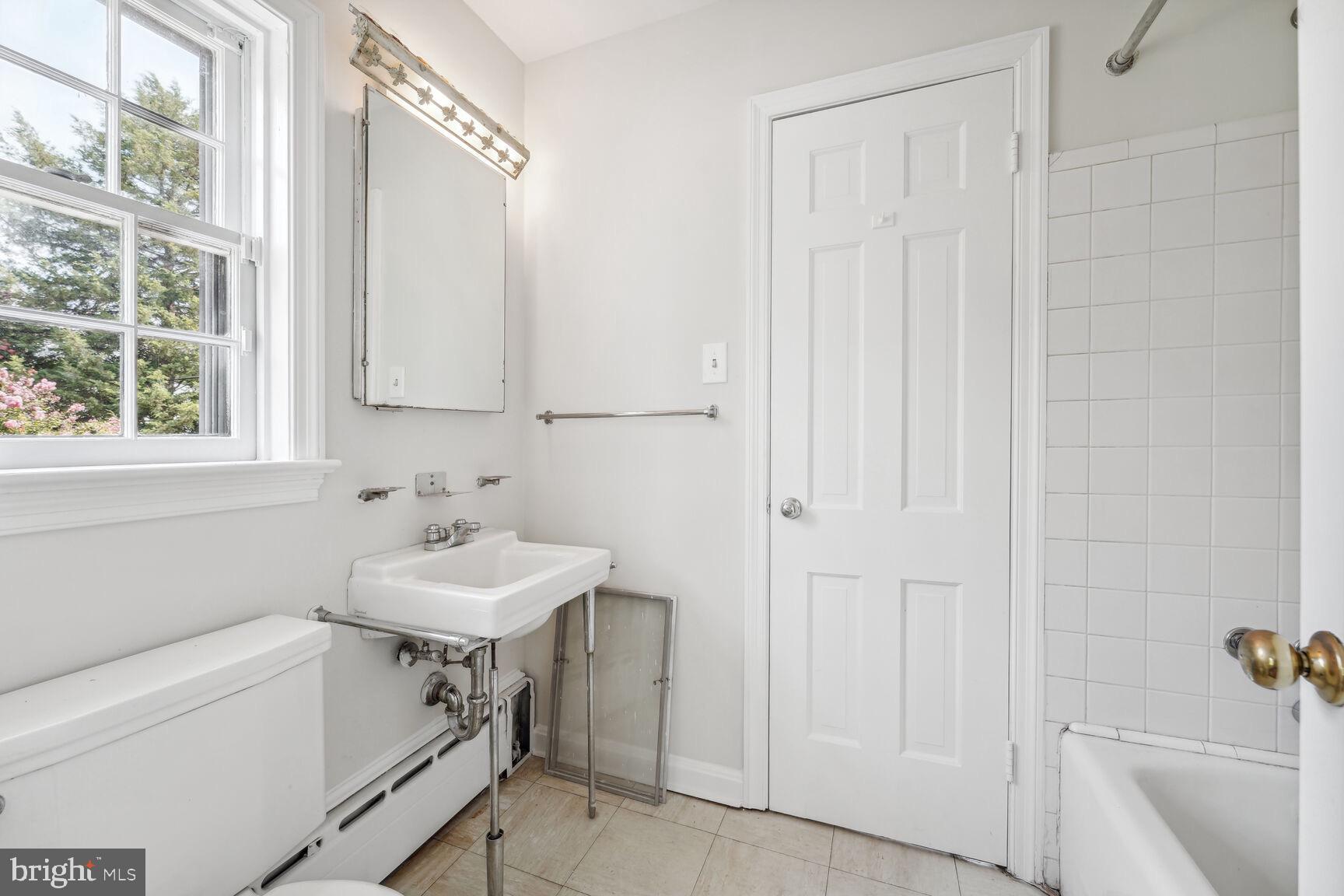 OLD TOWN ALEXANDRIA - Residential