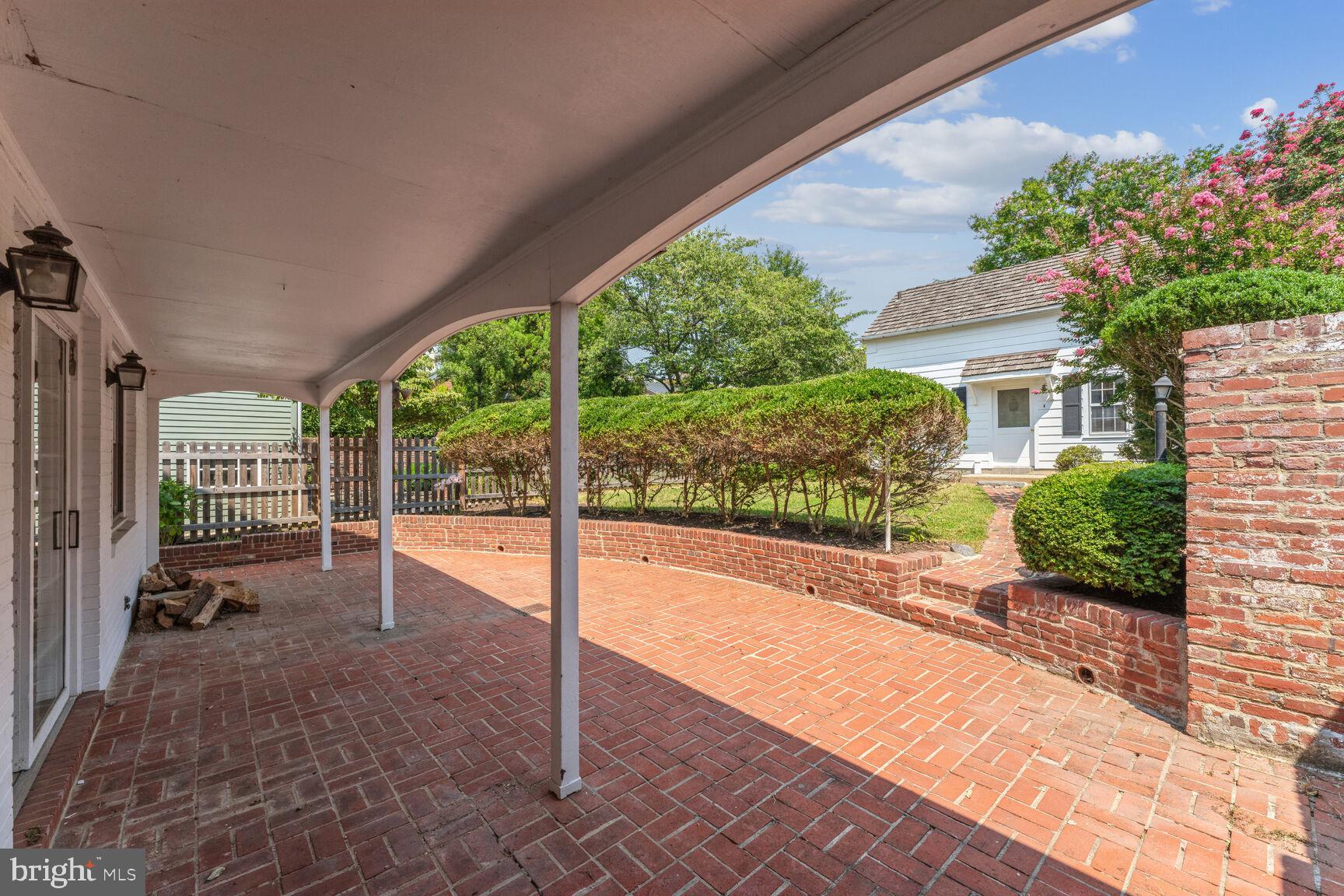 OLD TOWN ALEXANDRIA - Residential