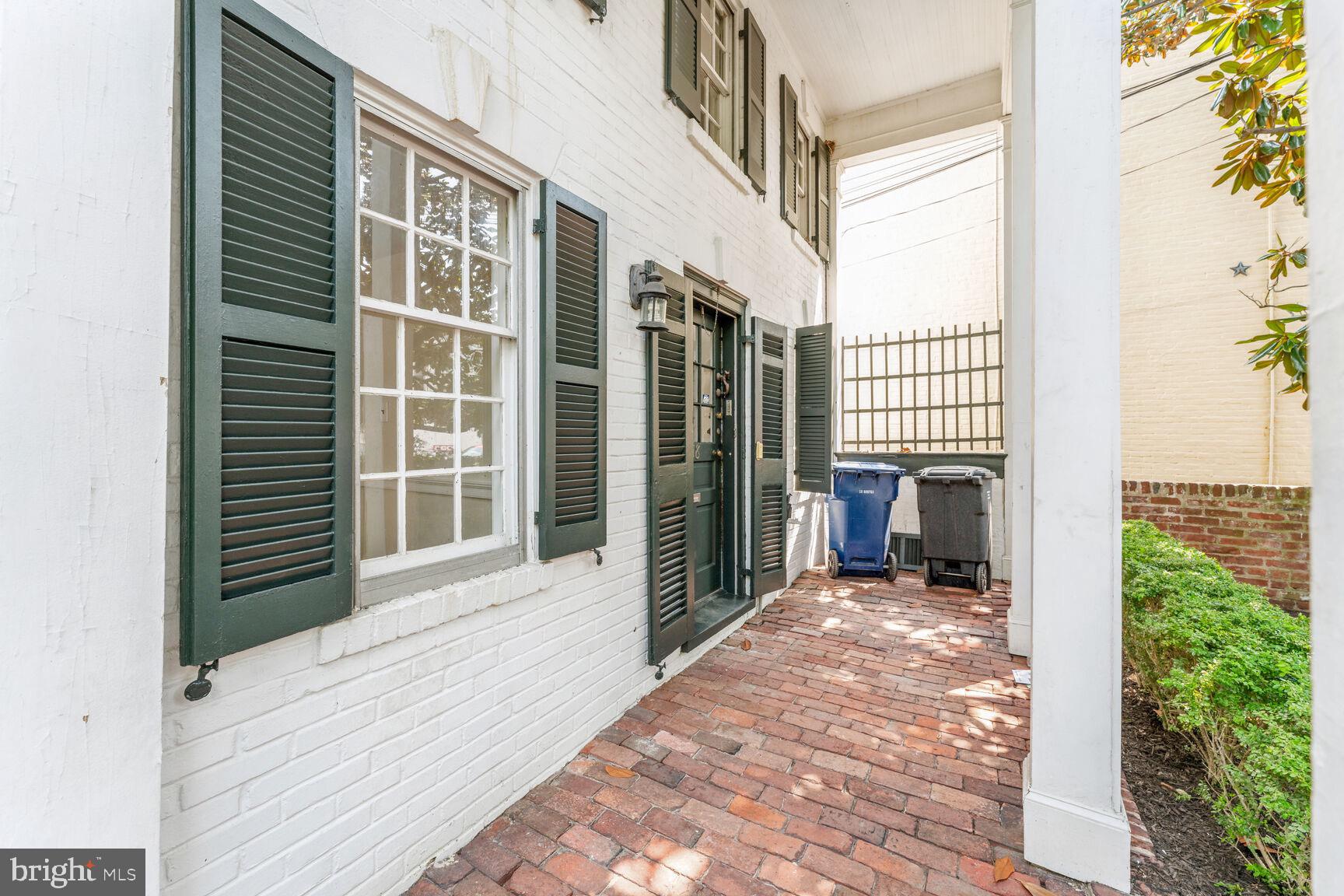 OLD TOWN ALEXANDRIA - Residential