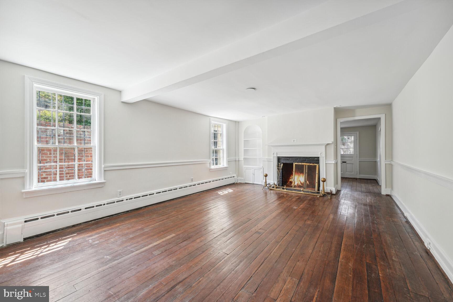 OLD TOWN ALEXANDRIA - Residential