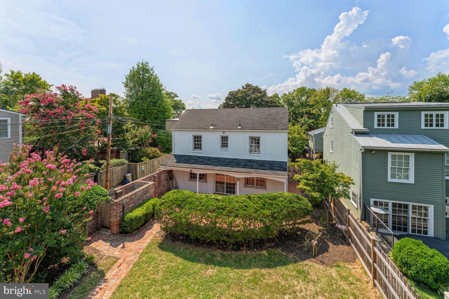 OLD TOWN ALEXANDRIA - Residential