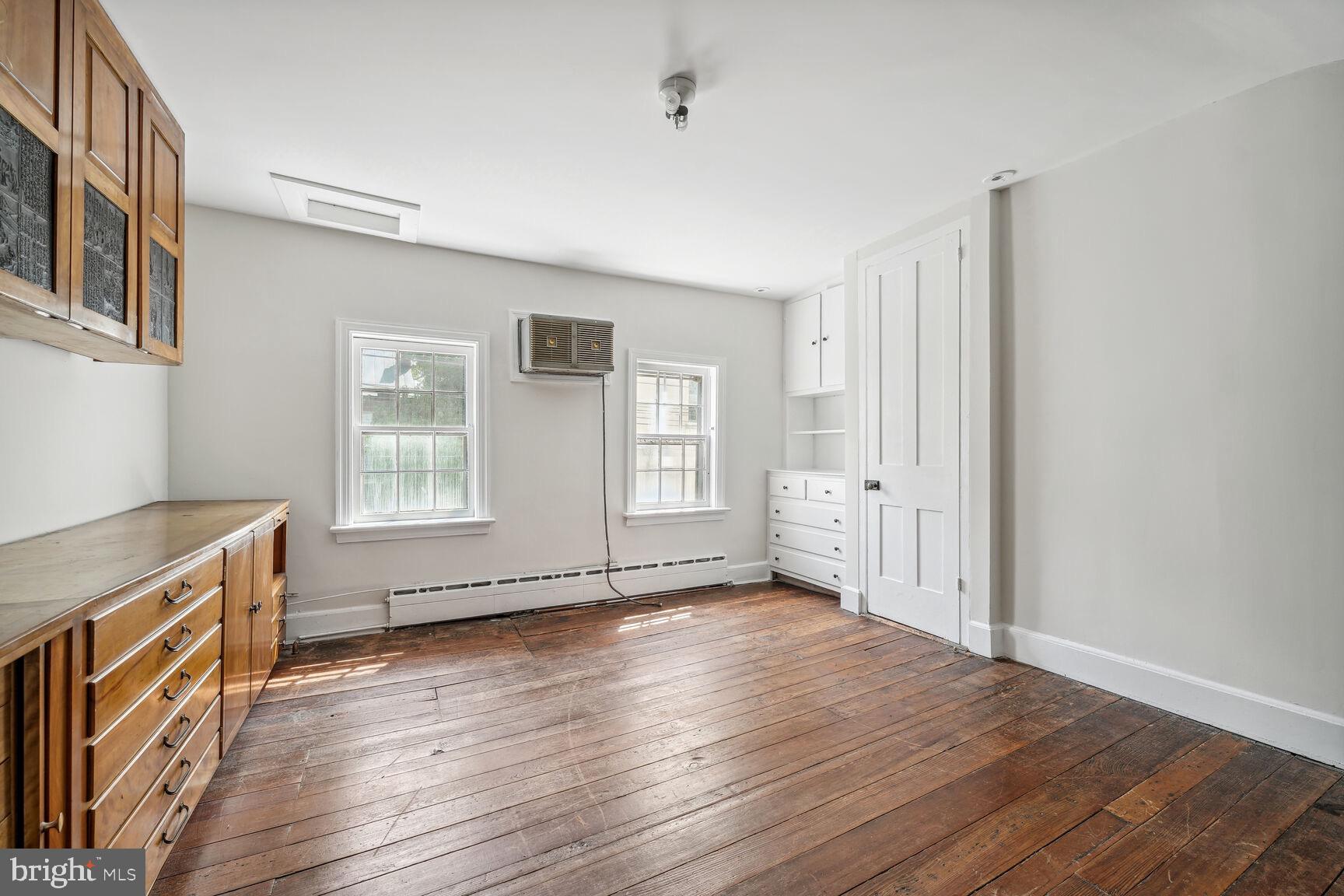 OLD TOWN ALEXANDRIA - Residential