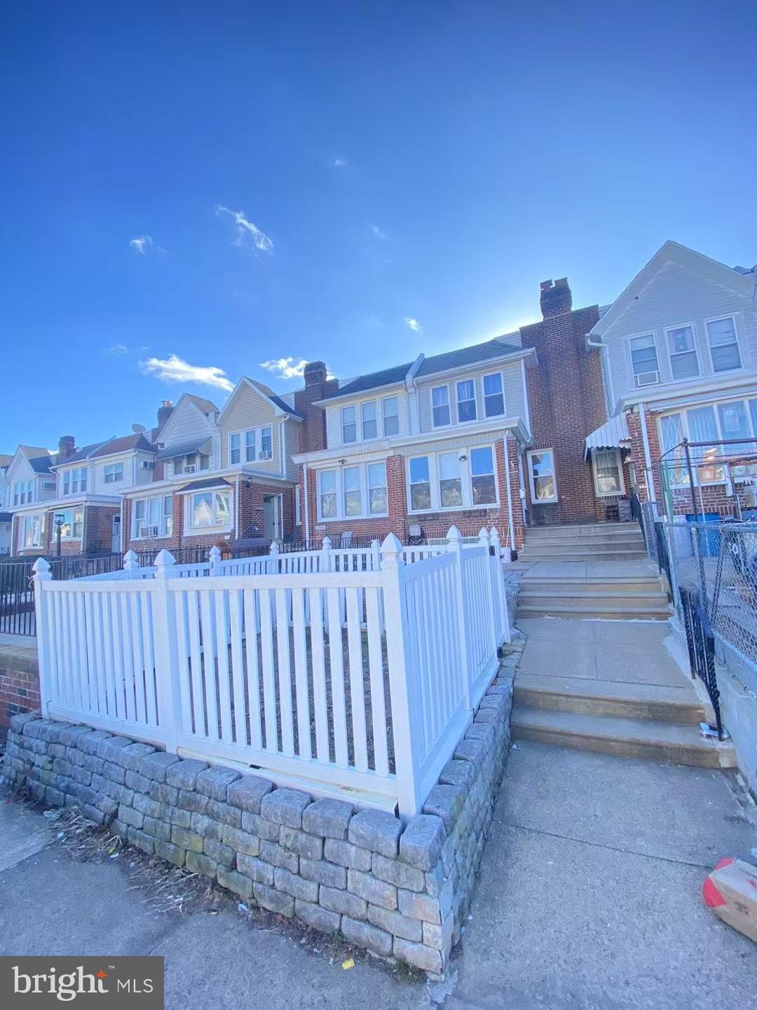 Welcome to this very well maintained home is conveniently located, close to shopping & Transportation, has 3 great sized bedroom and a full bathroom. Fully finished basement provides you extra living space and entertaining. Easy to Show. Schedule your appointment today!