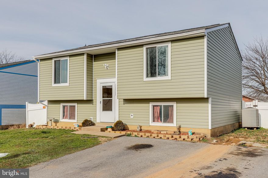 Just Listed 4 Bed/2Bath split foyer home! This home features spacious bedrooms, updated appliances and an additional sunroom! Enjoy the fenced in back yard great for entertaining and cookouts. Brand new siding! Check out the virtual tours, 3D model and floor plan.