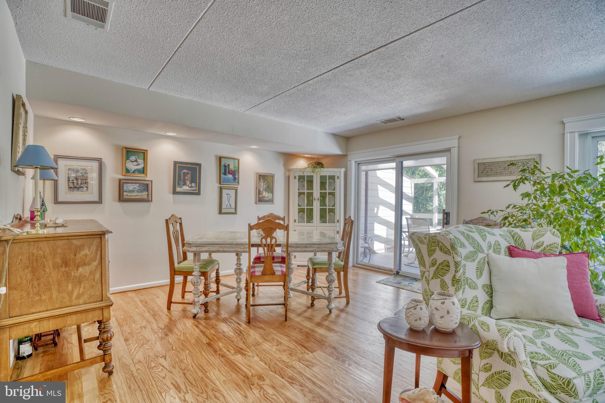 DEERFOX - Residential