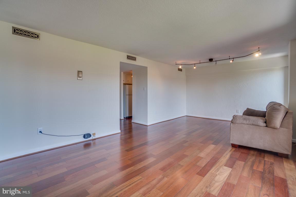 HORIZON HOUSE - Residential Lease