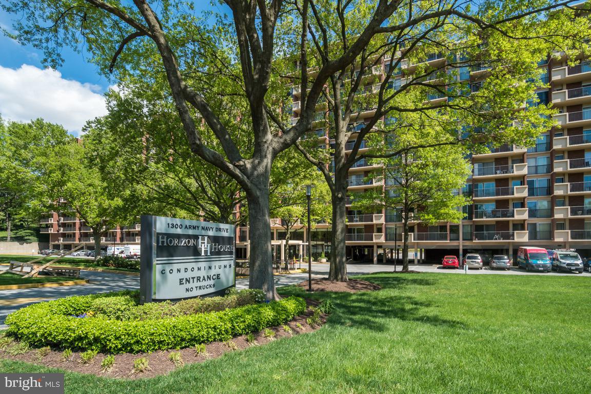 HORIZON HOUSE - Residential Lease