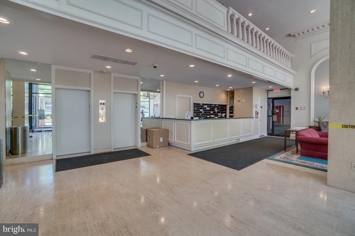 HORIZON HOUSE - Residential Lease