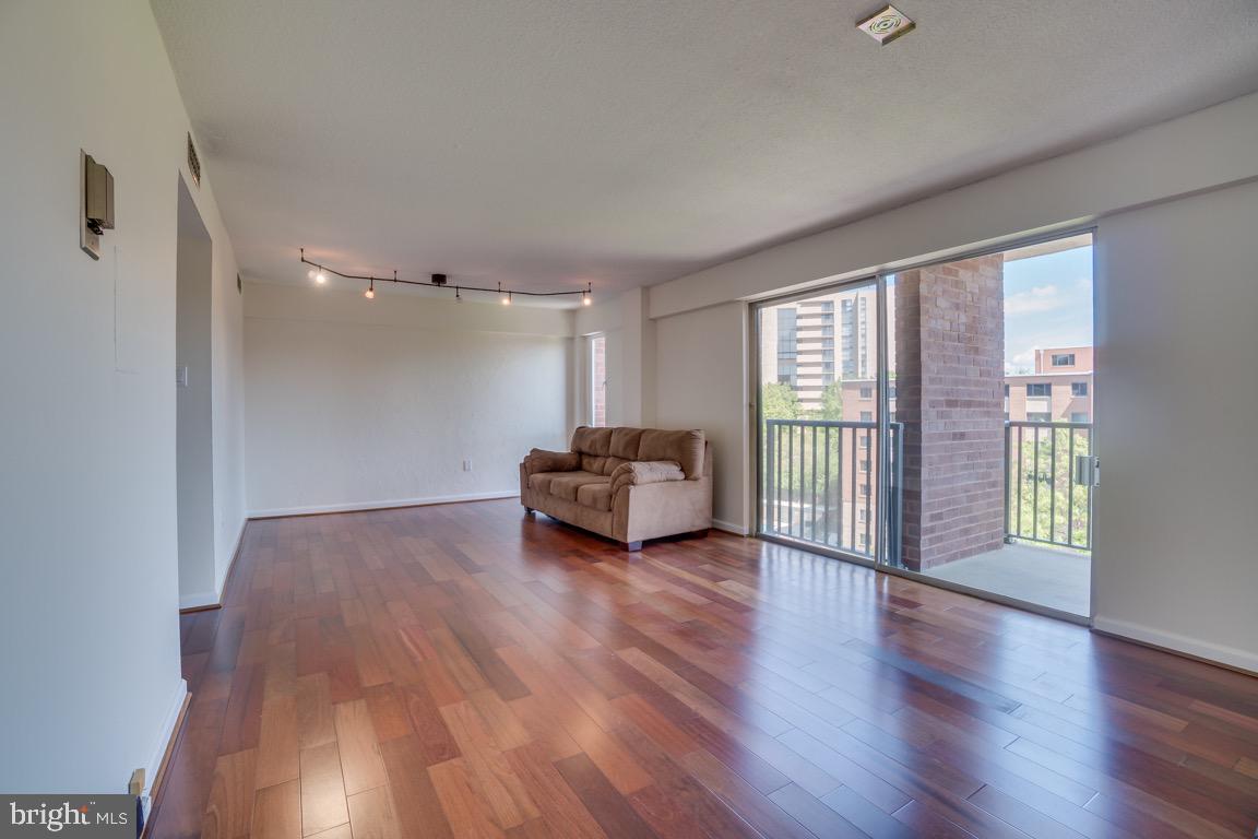 HORIZON HOUSE - Residential Lease